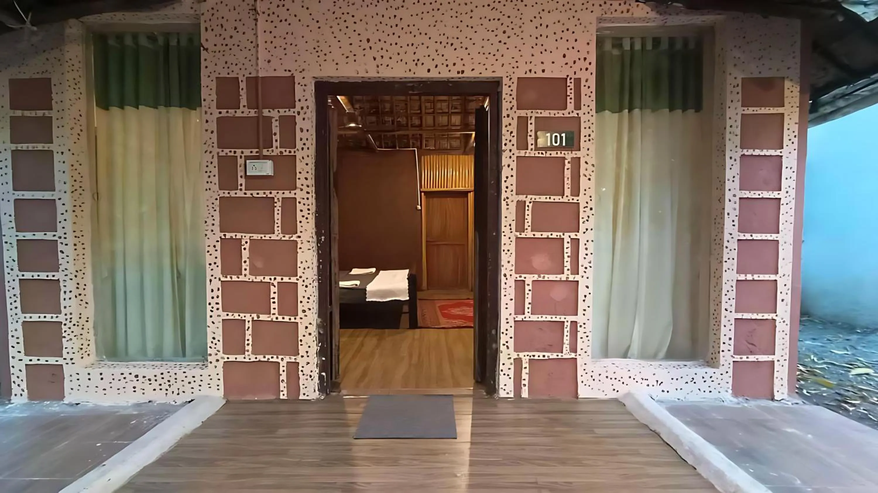 Facade/entrance in Brook Ville