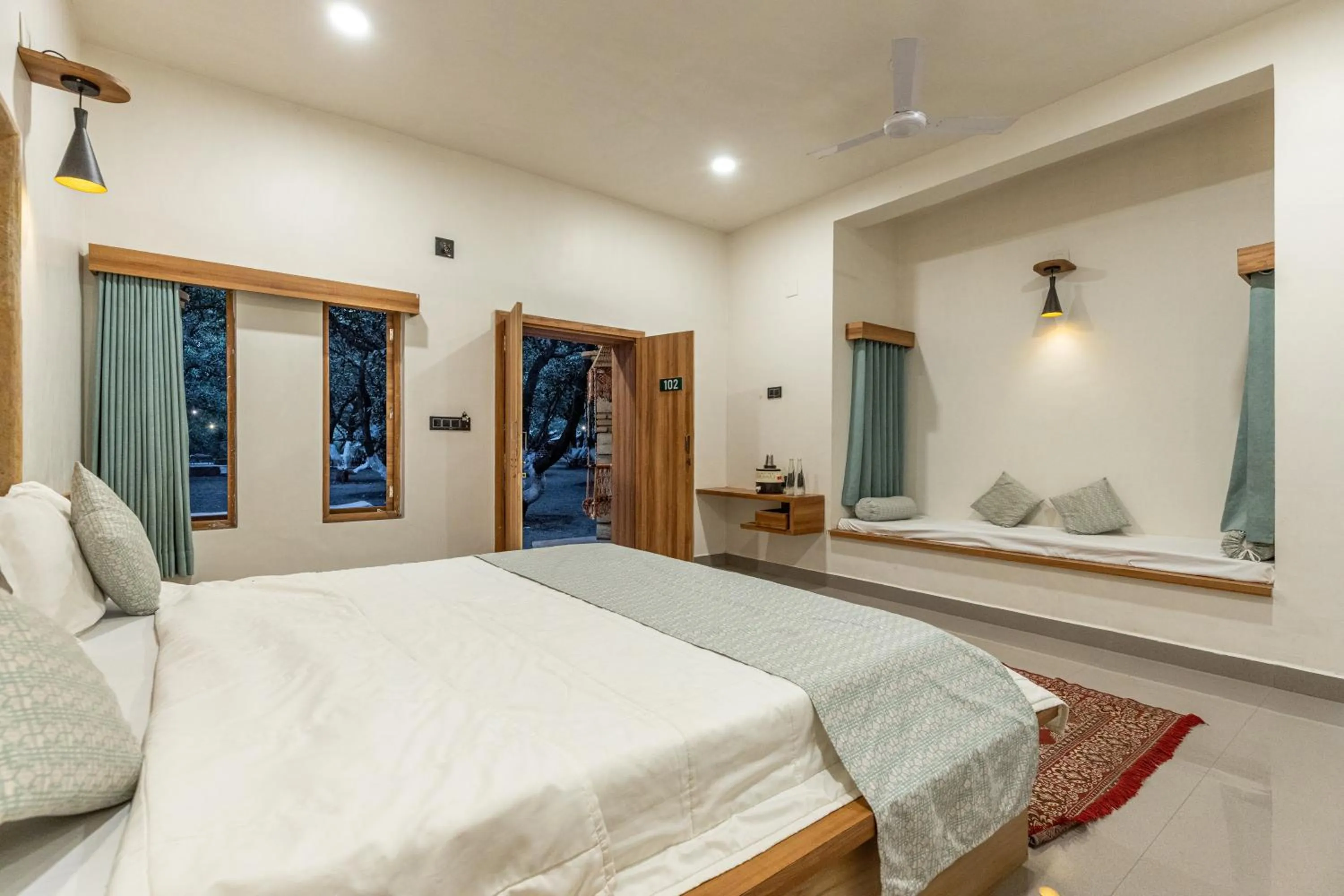 Photo of the whole room, Bed in Brook Ville