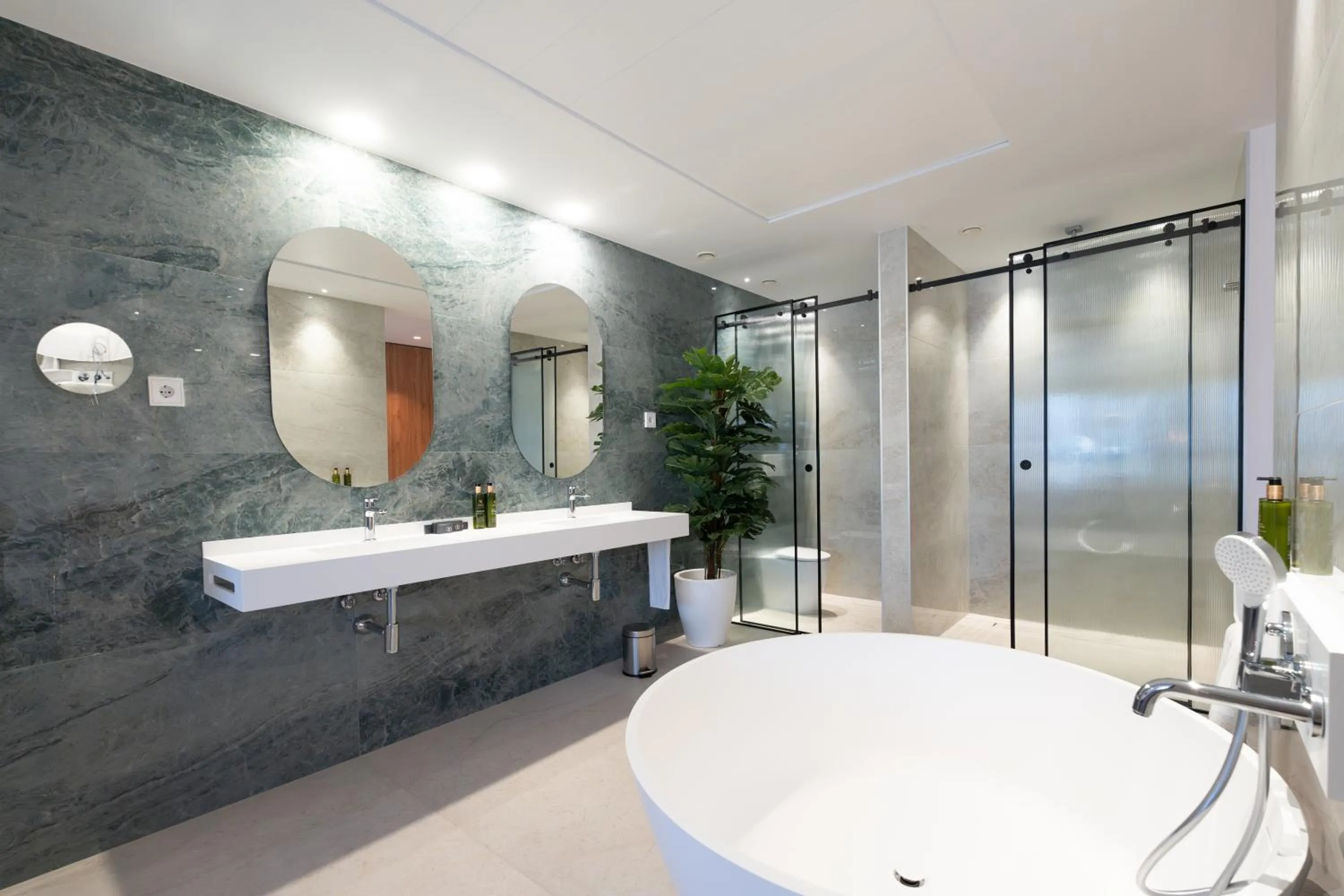 Shower in ASA Hotel La Marina