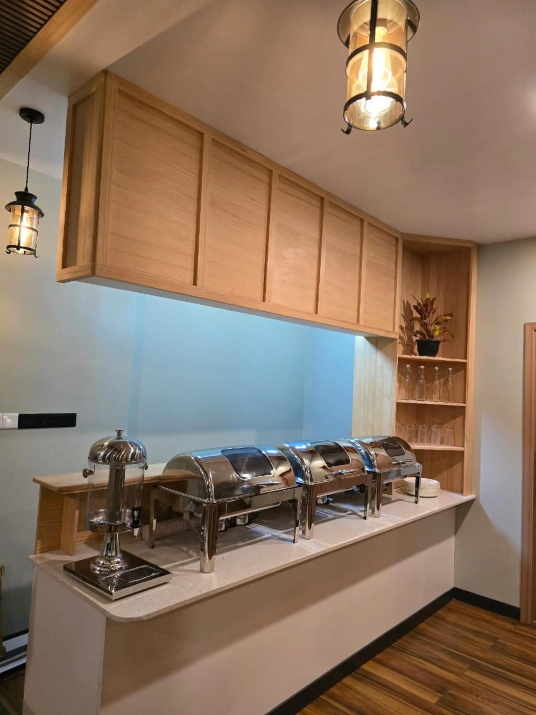 Restaurant/places to eat in Madi Grand Maldives