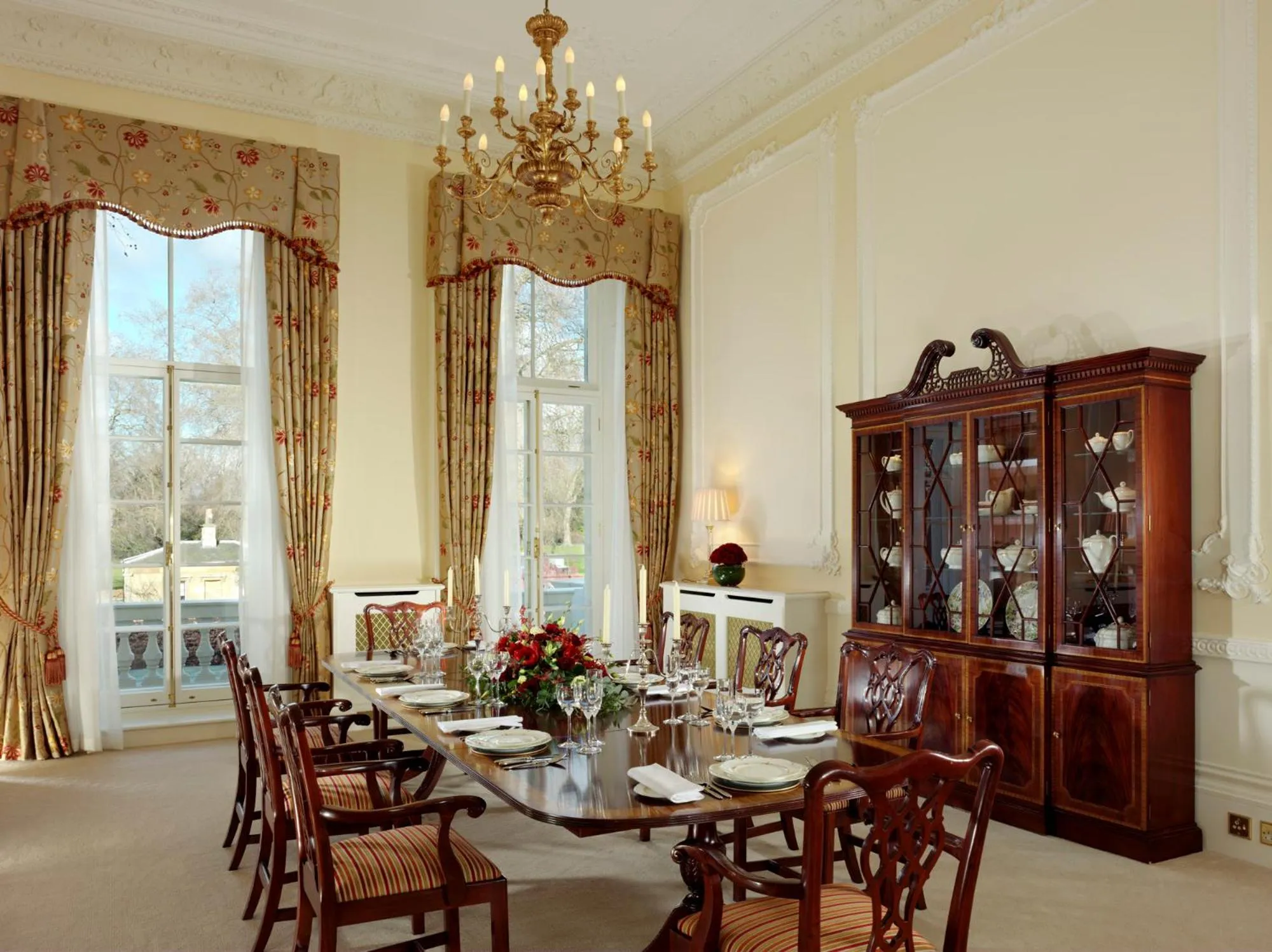 Dining area in Cheval Hyde Park Gate