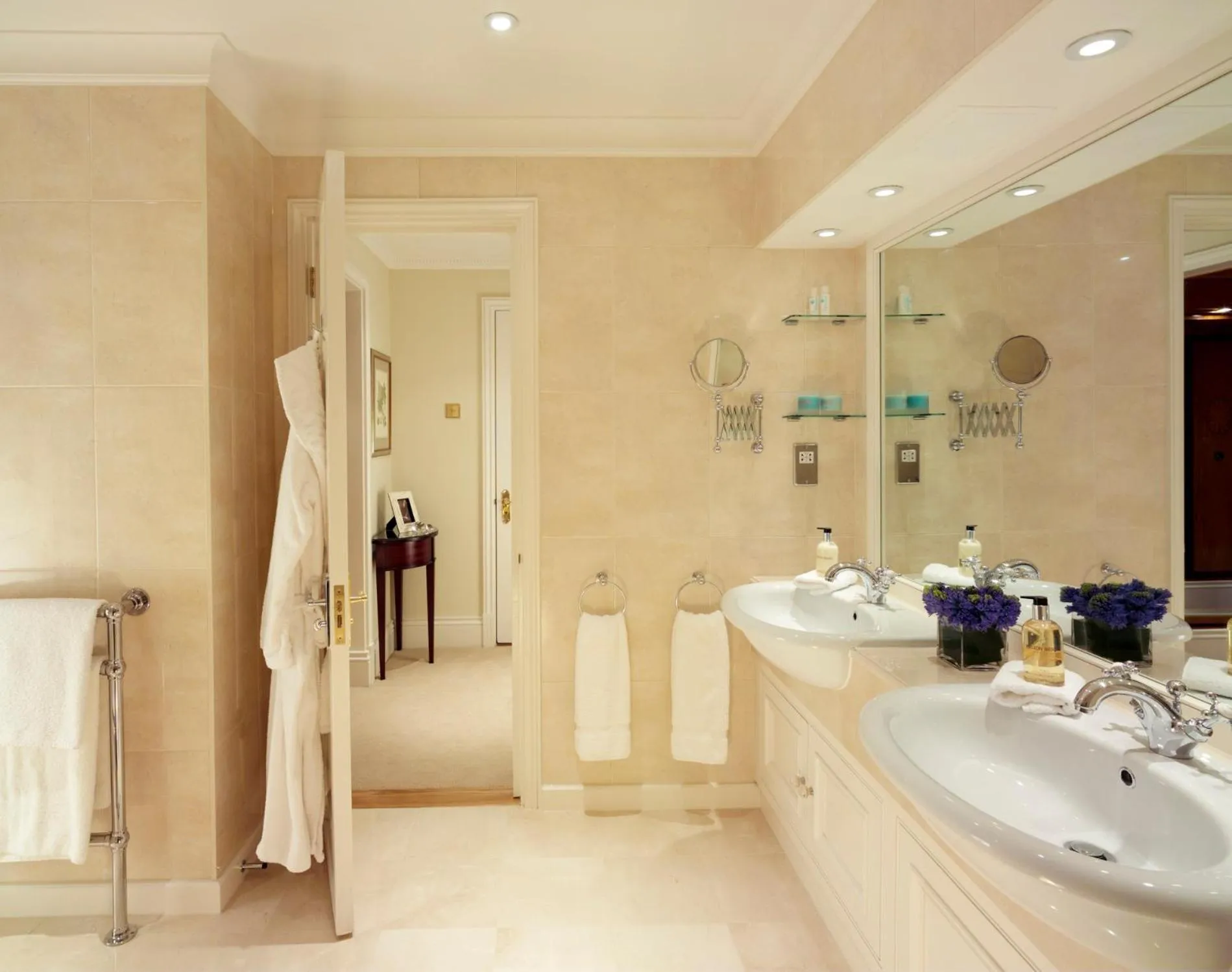 Bathroom in Cheval Hyde Park Gate