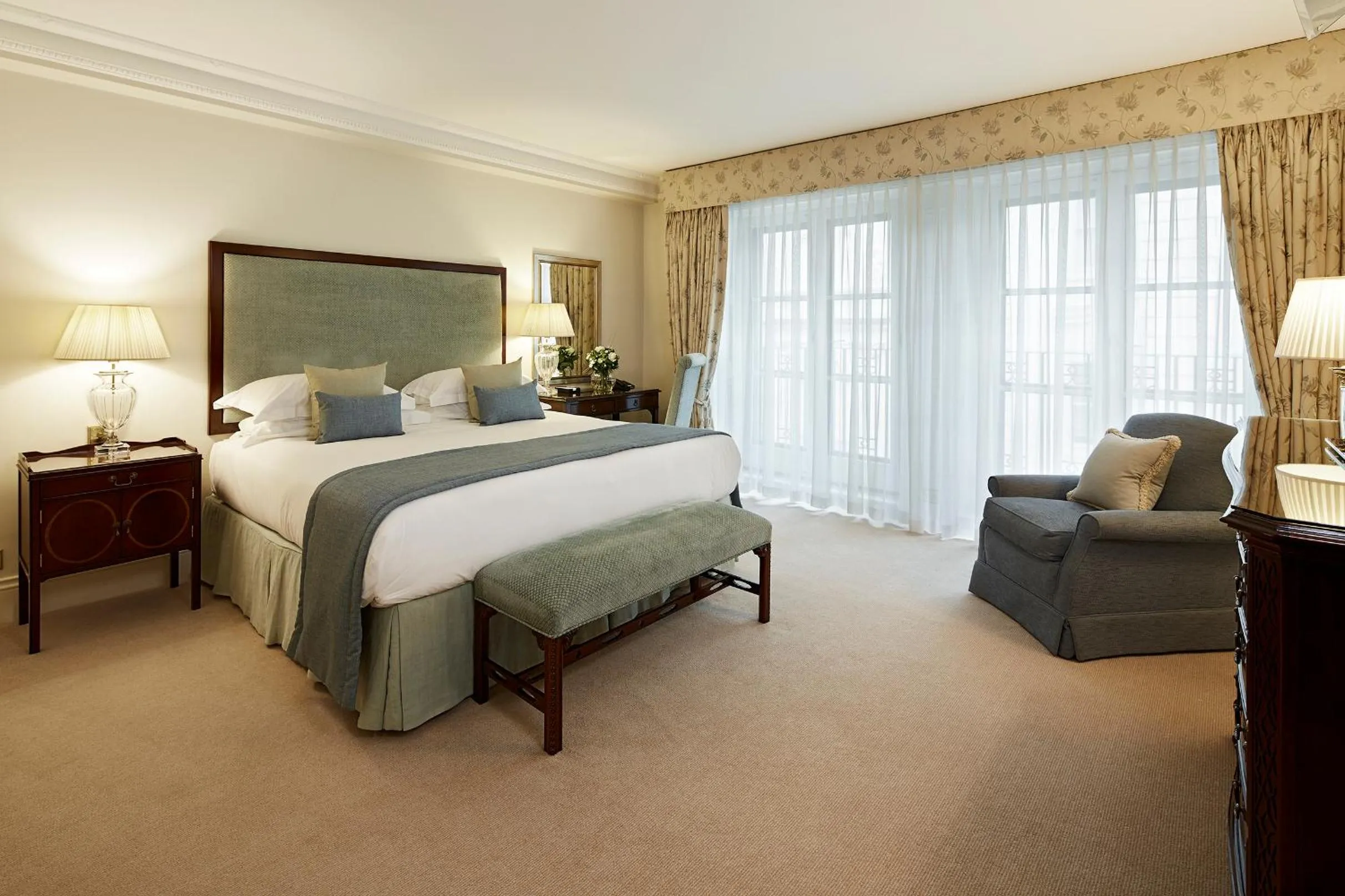 Bedroom, Bed in Cheval Hyde Park Gate