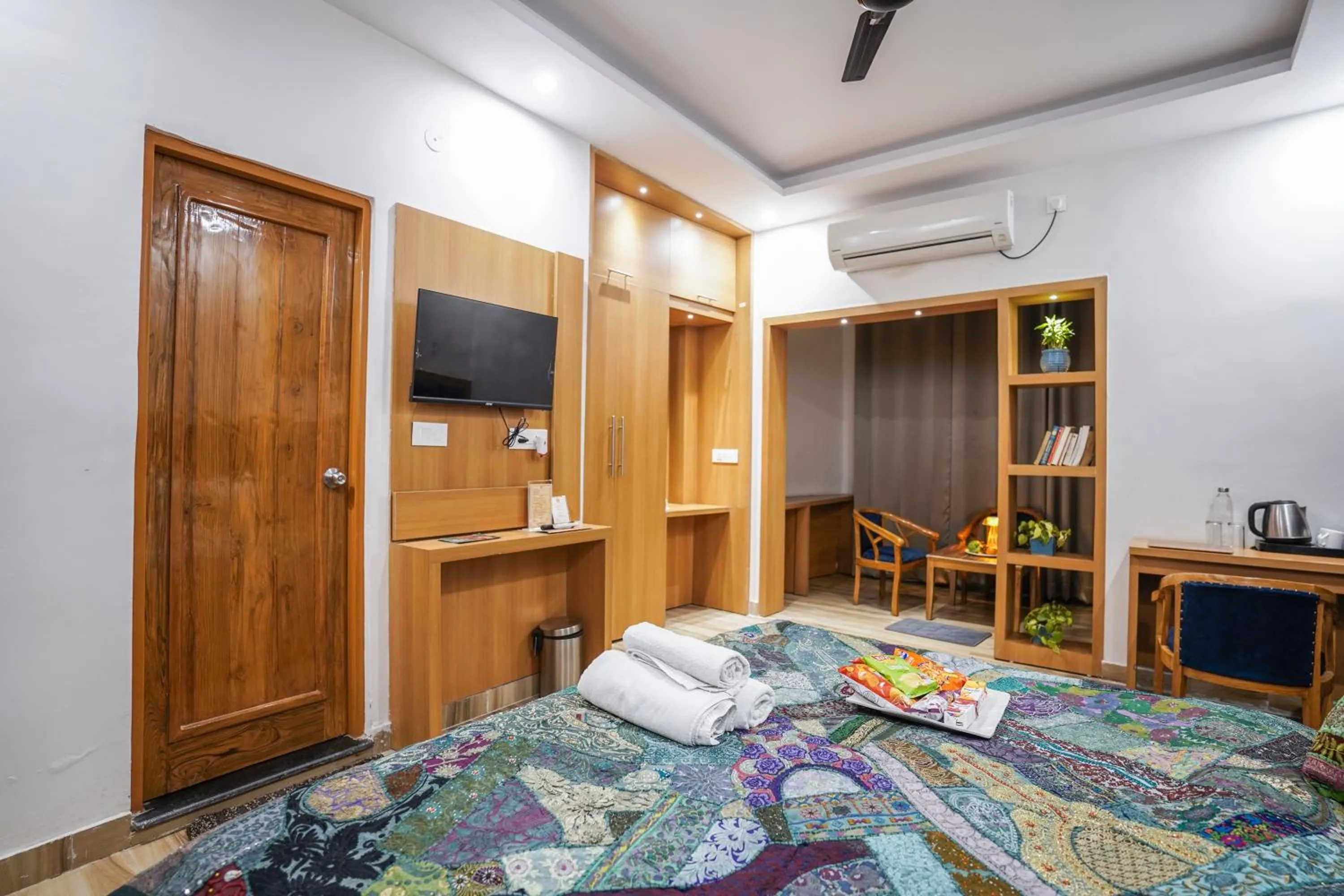 Bed in Tripli Hotels Ayushman Retreat