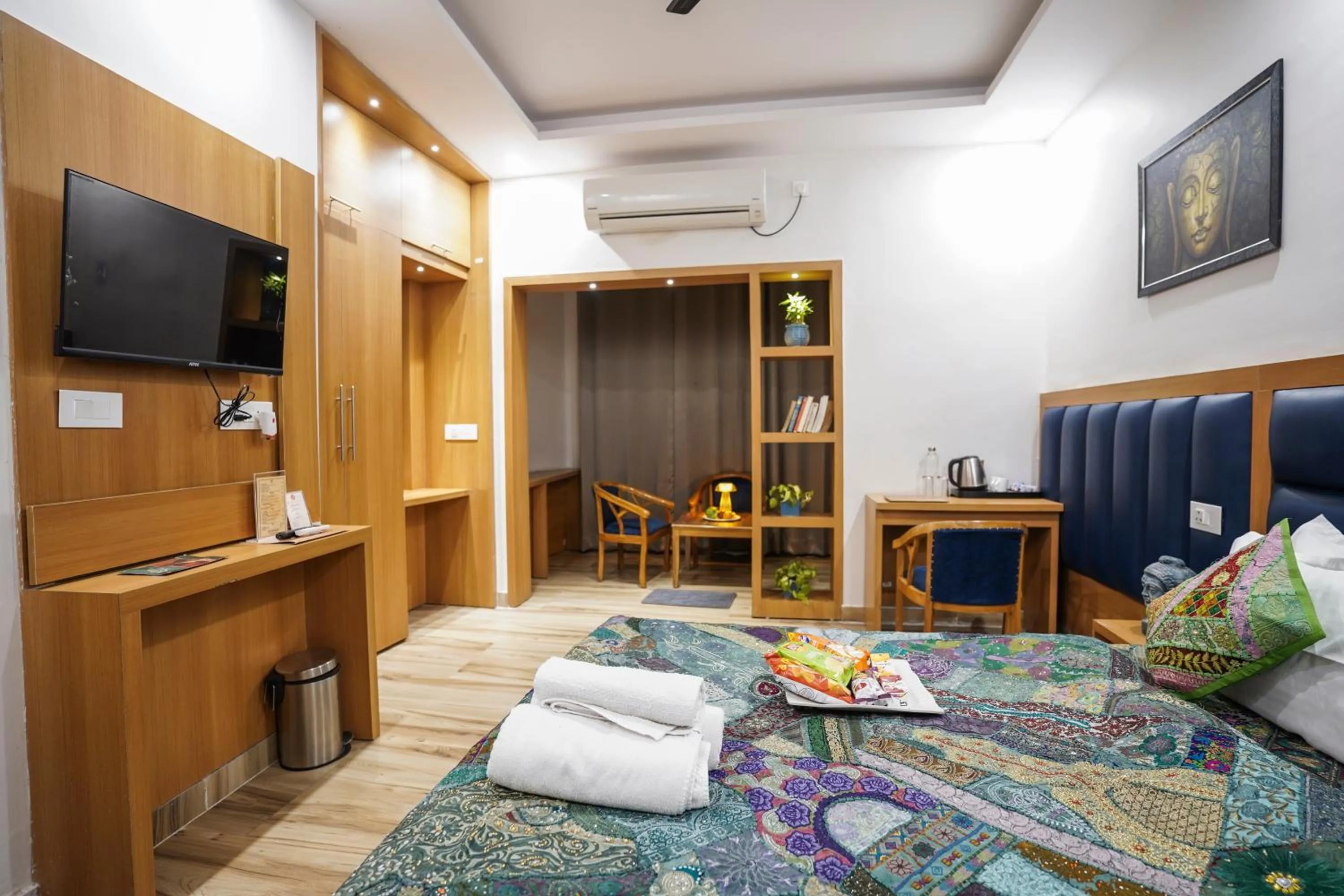 TV and multimedia, Bed in Tripli Hotels Ayushman Retreat