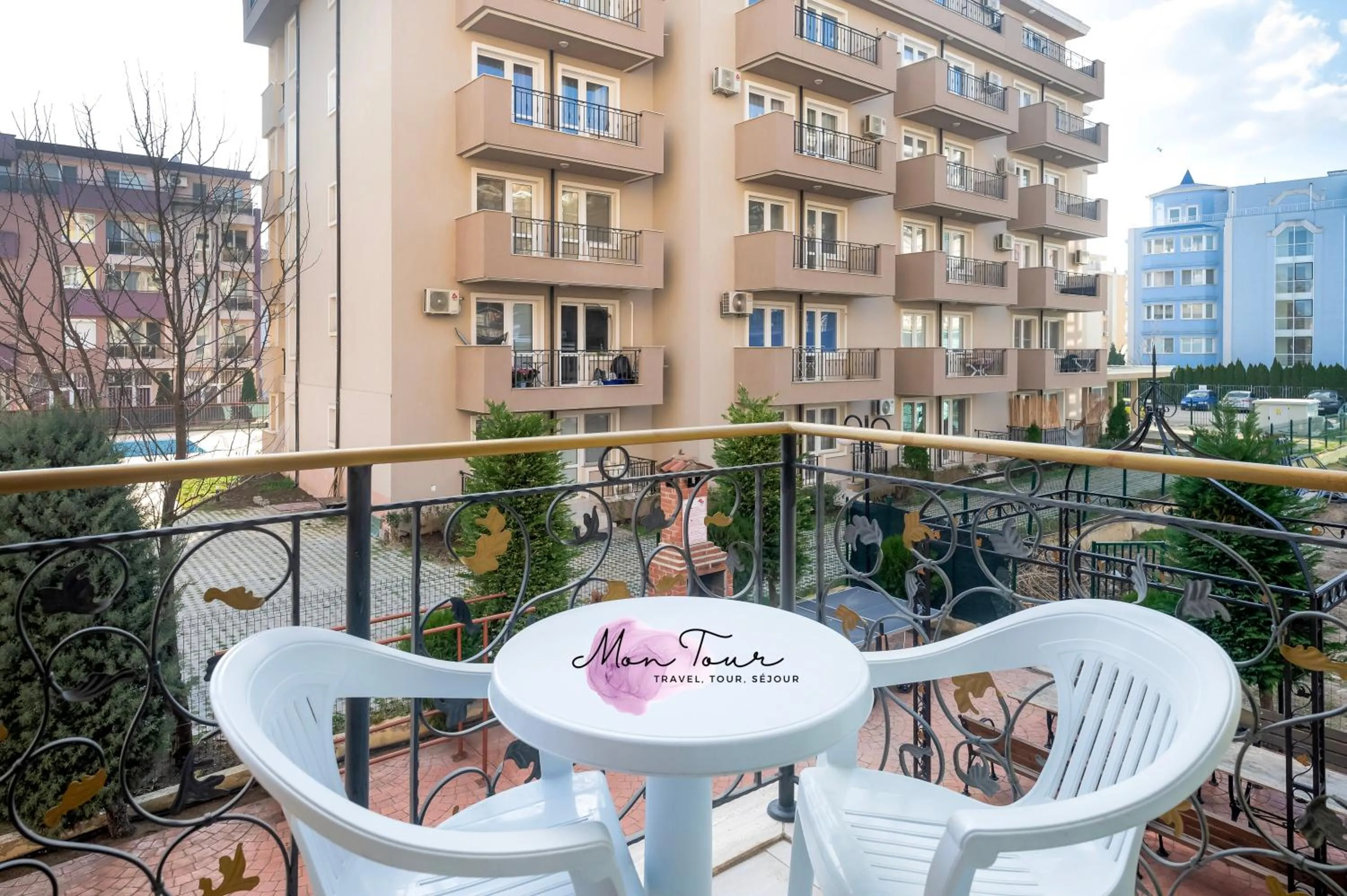 Patio in Mon Tour apartments