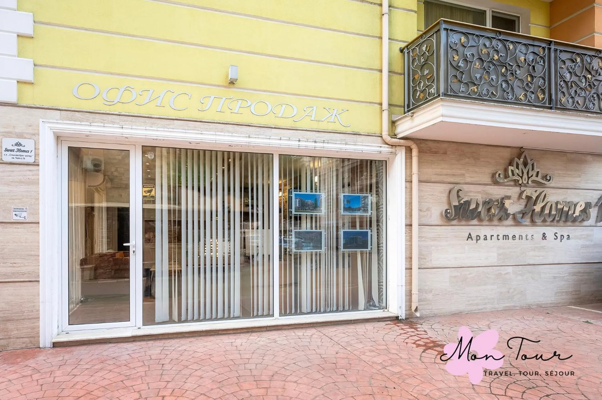 Facade/entrance in Mon Tour apartments