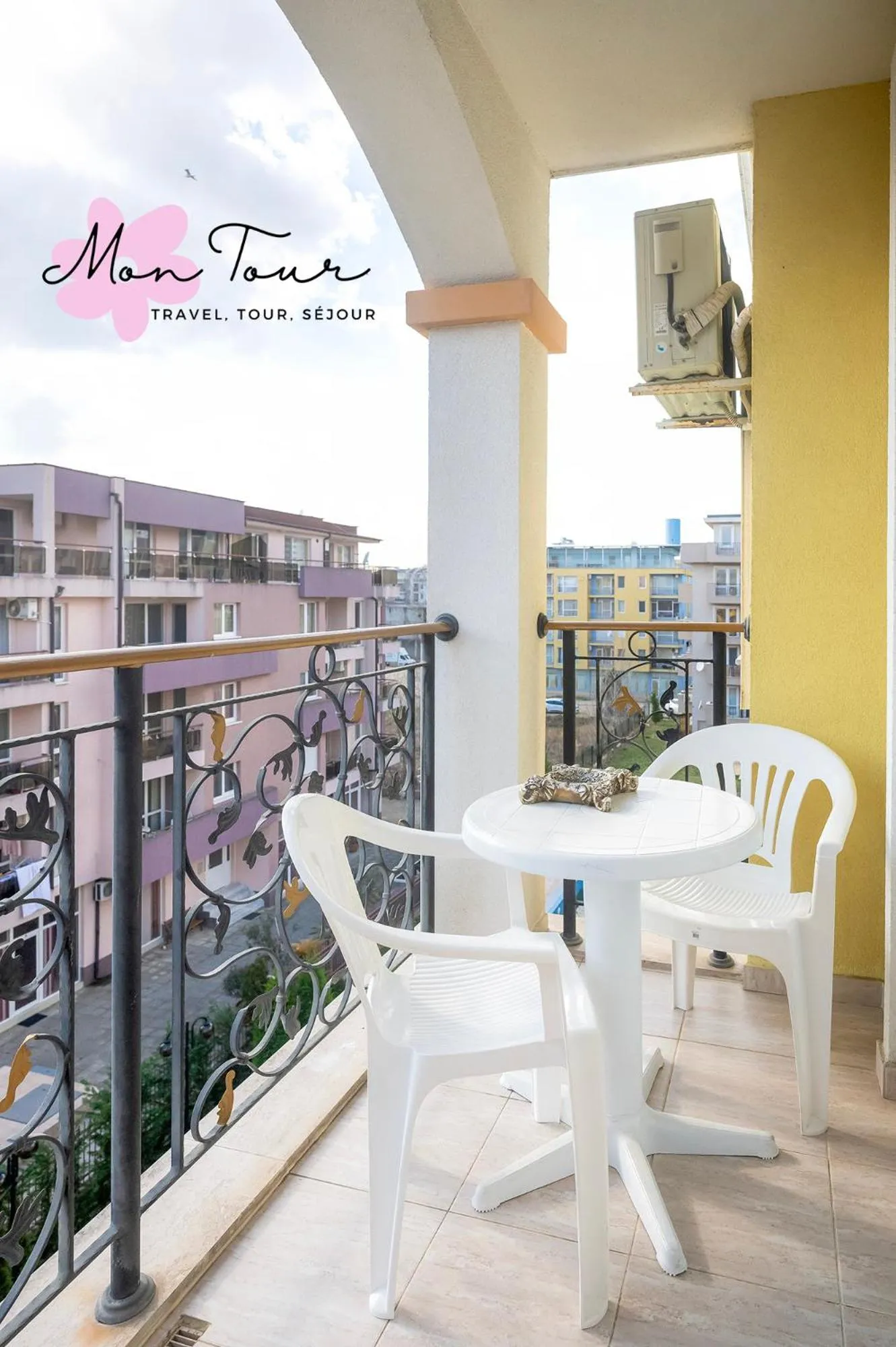 Day in Mon Tour apartments