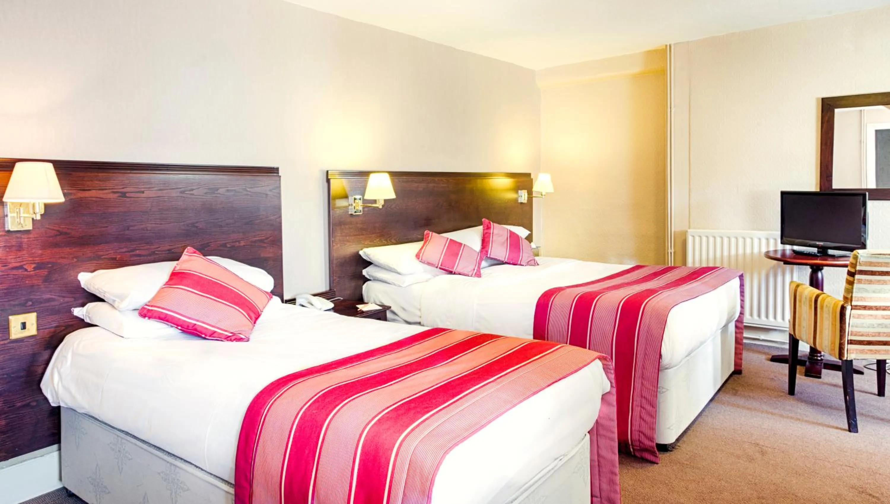 Bed in White Swan Hotel