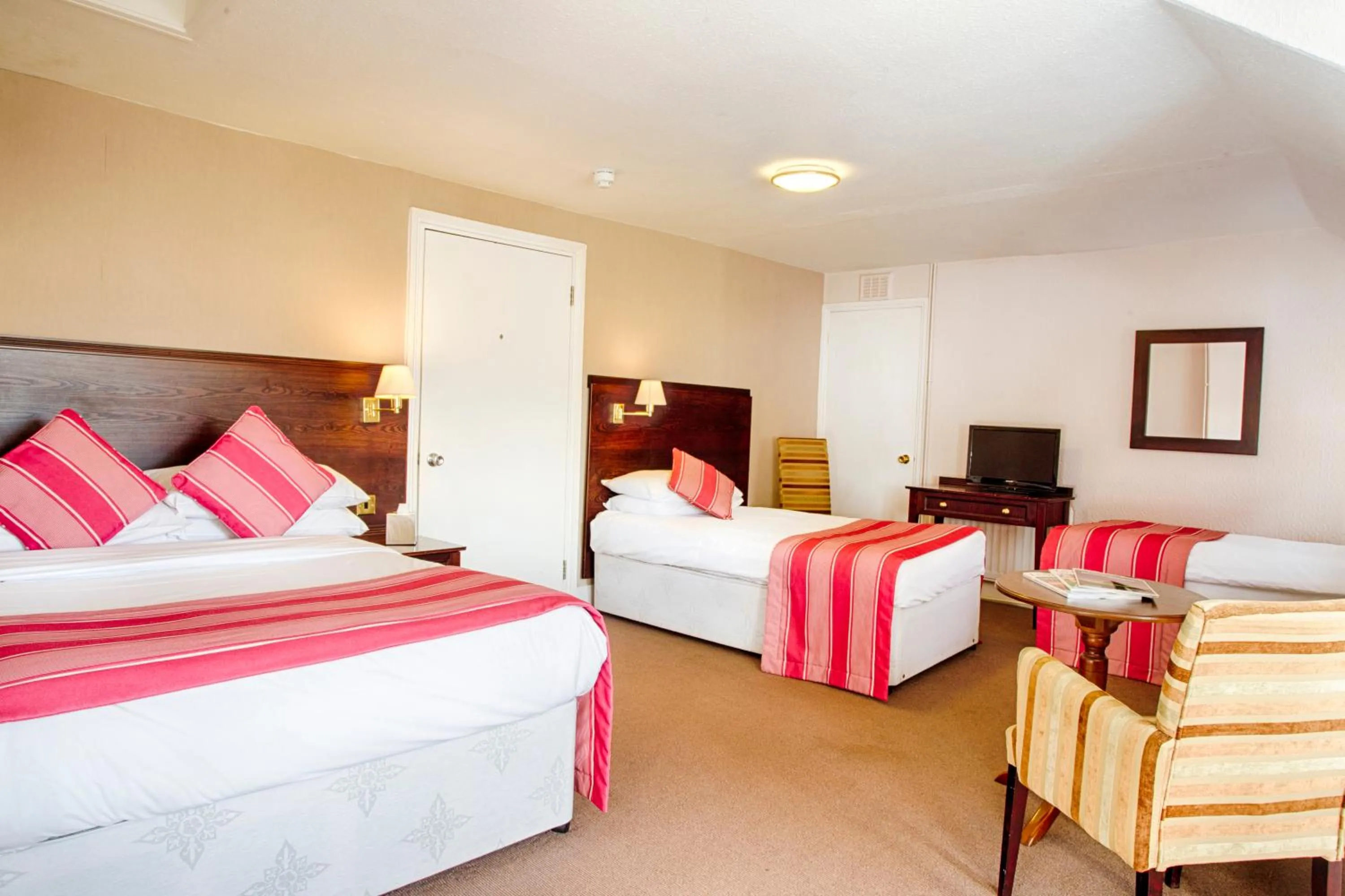 Bed in White Swan Hotel