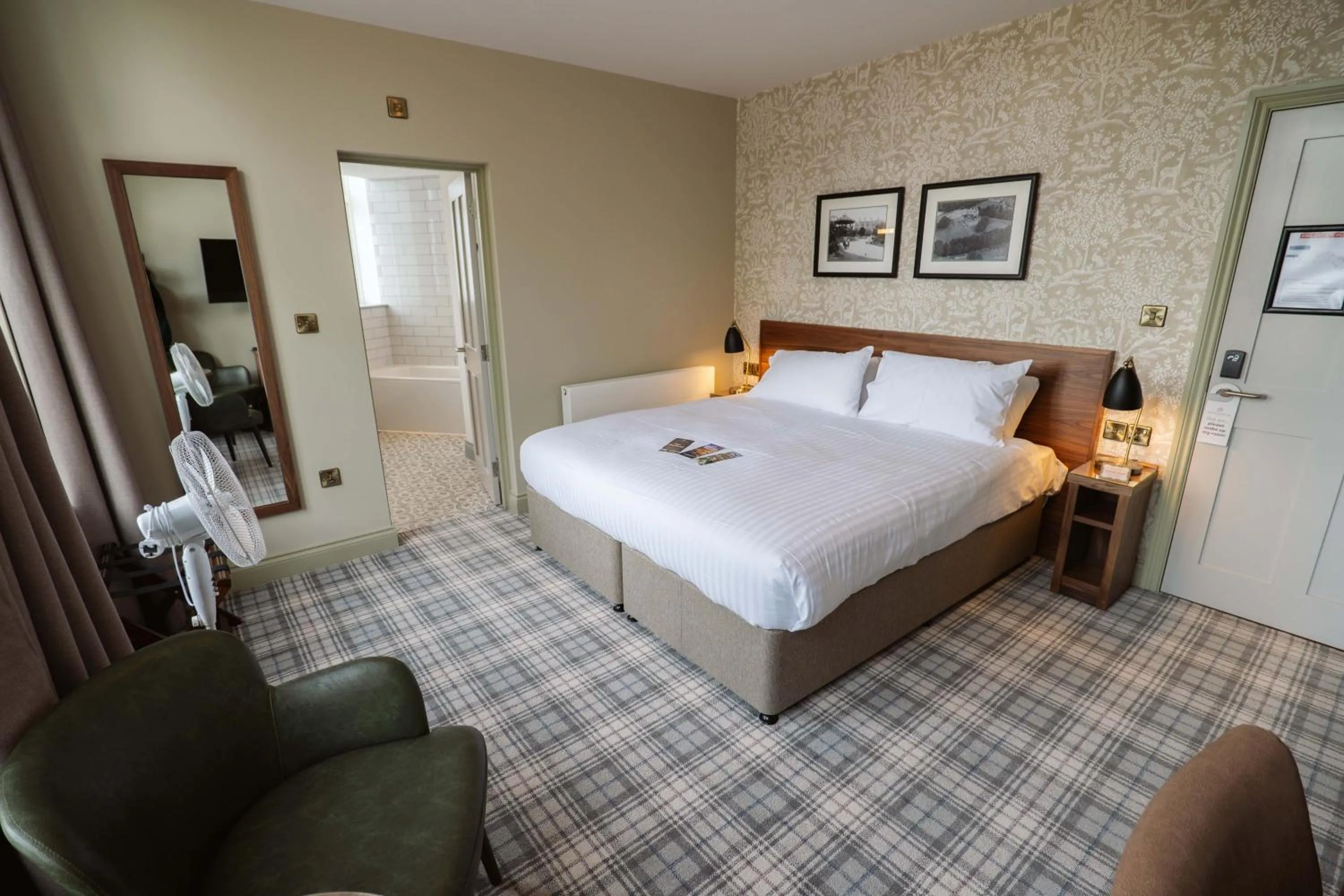 Bed in The Ripon Inn - The Inn Collection Group