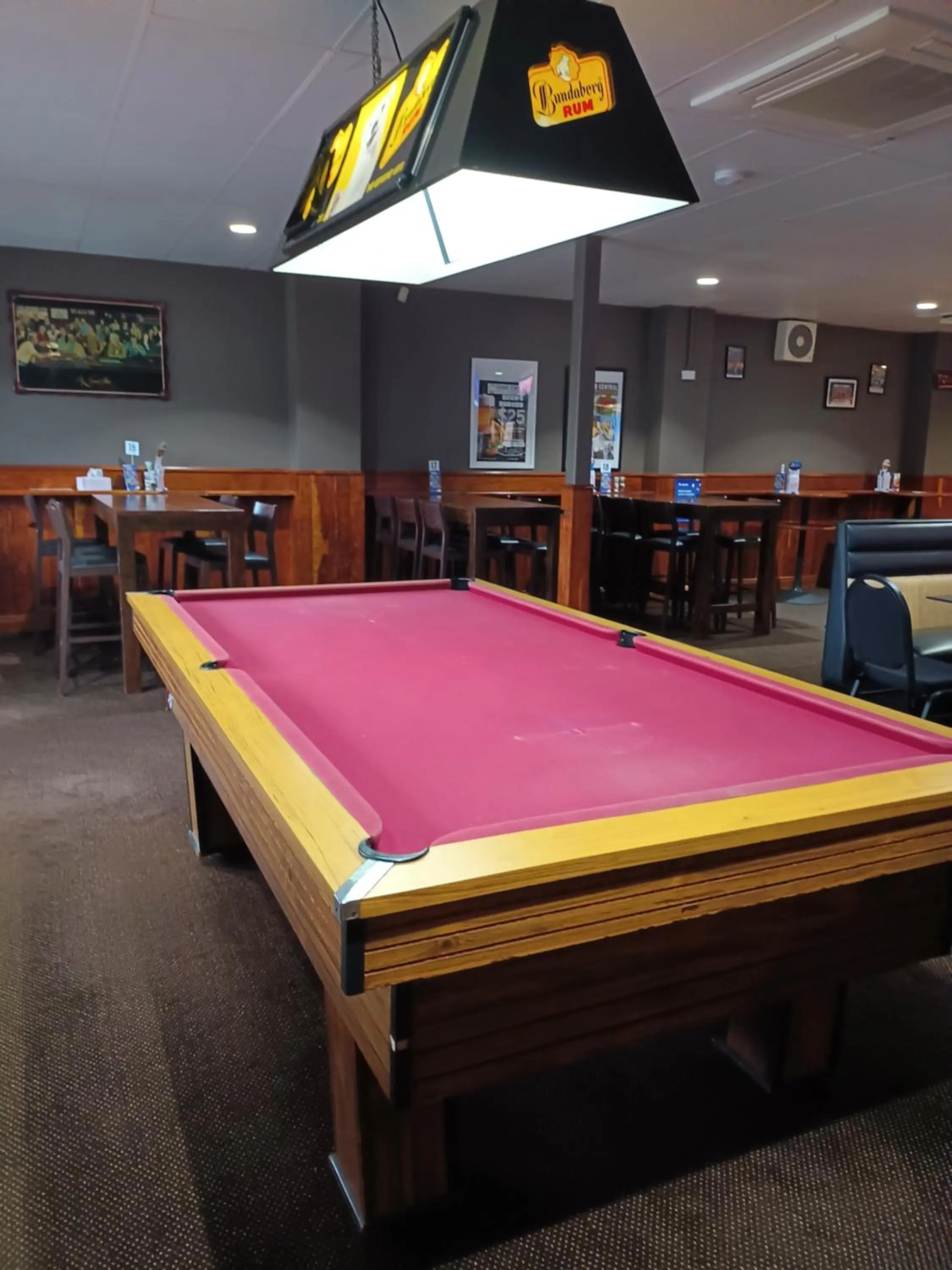 Lounge or bar in GRAND CENTRAL HOTEL PROSERPINE