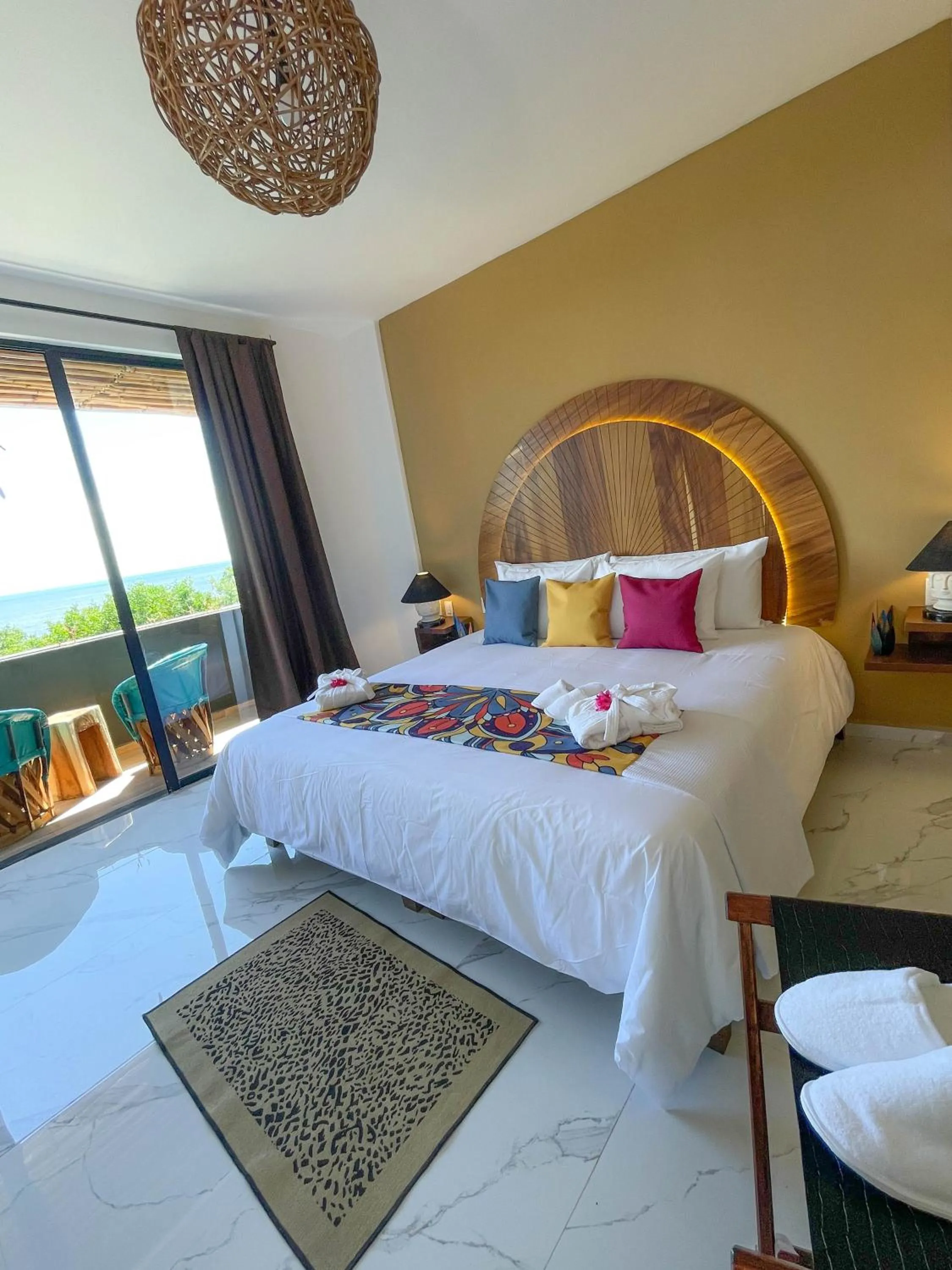 Bed in Akuazul Resorts Adults Only