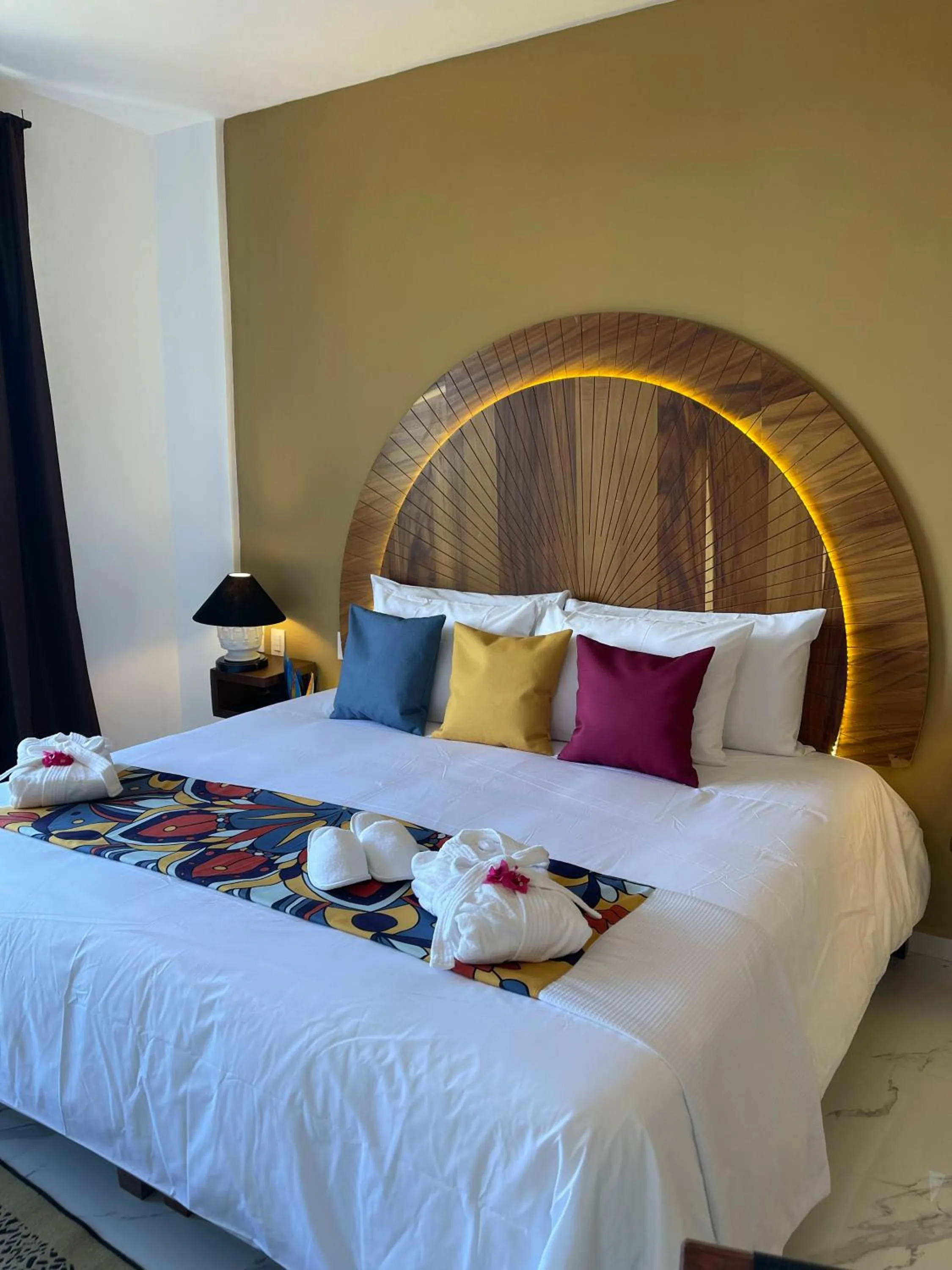 Bed in Akuazul Resorts Adults Only