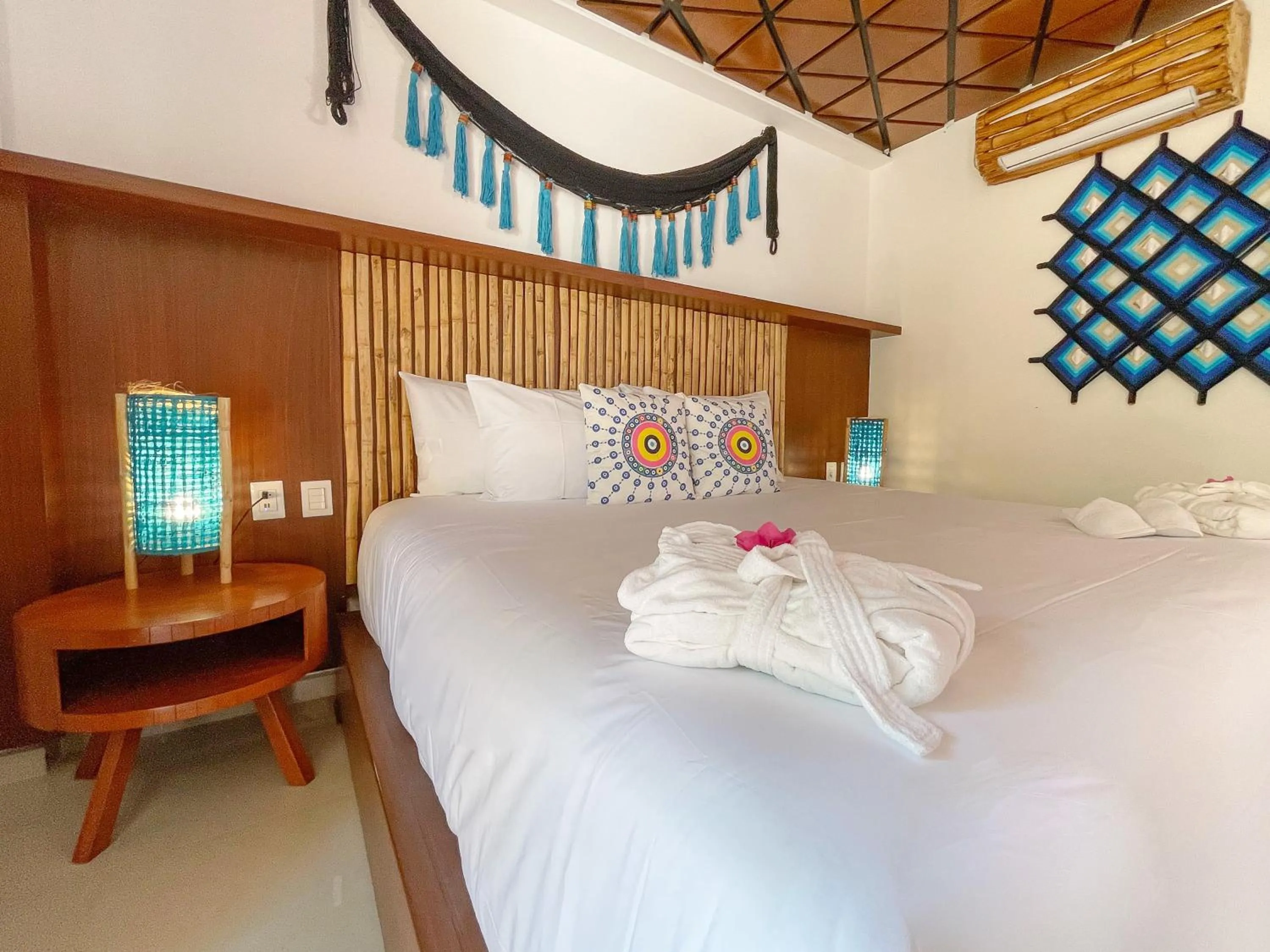 Photo of the whole room, Bed in Akuazul Resorts Adults Only