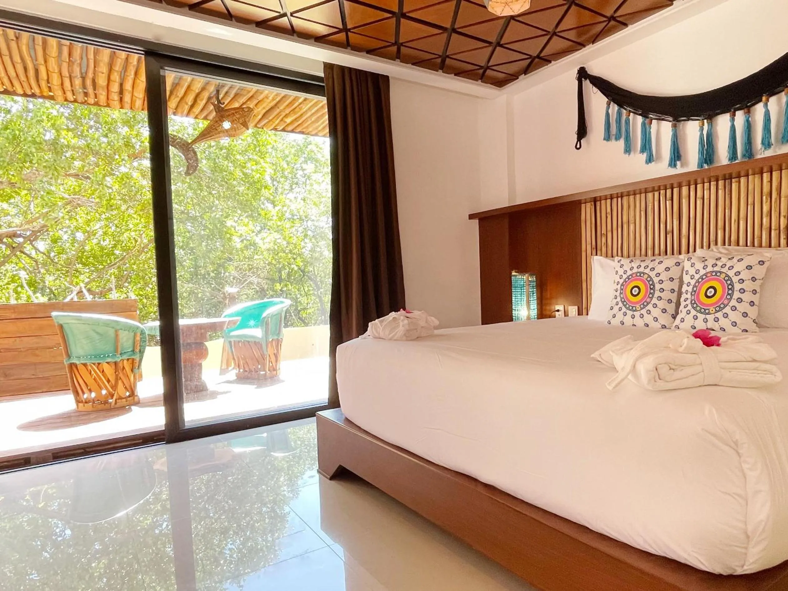 Bed in Akuazul Resorts Adults Only