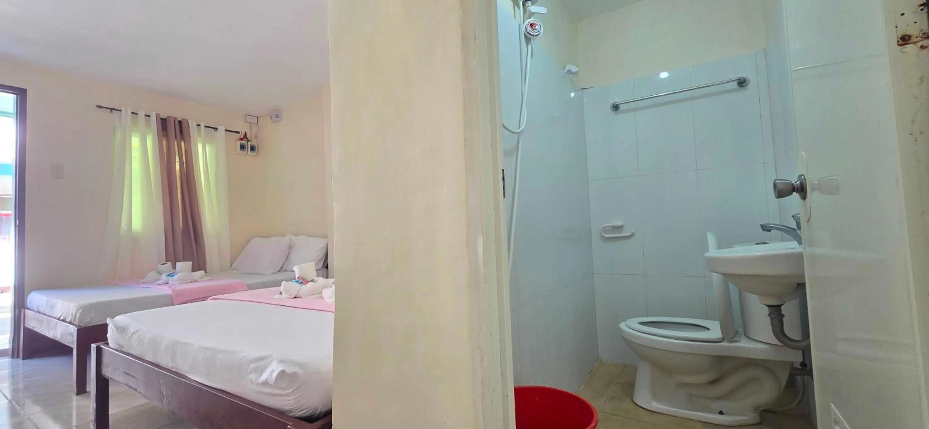 Bedroom, Bed in OYO 1121 JUNLYN APARTELLE