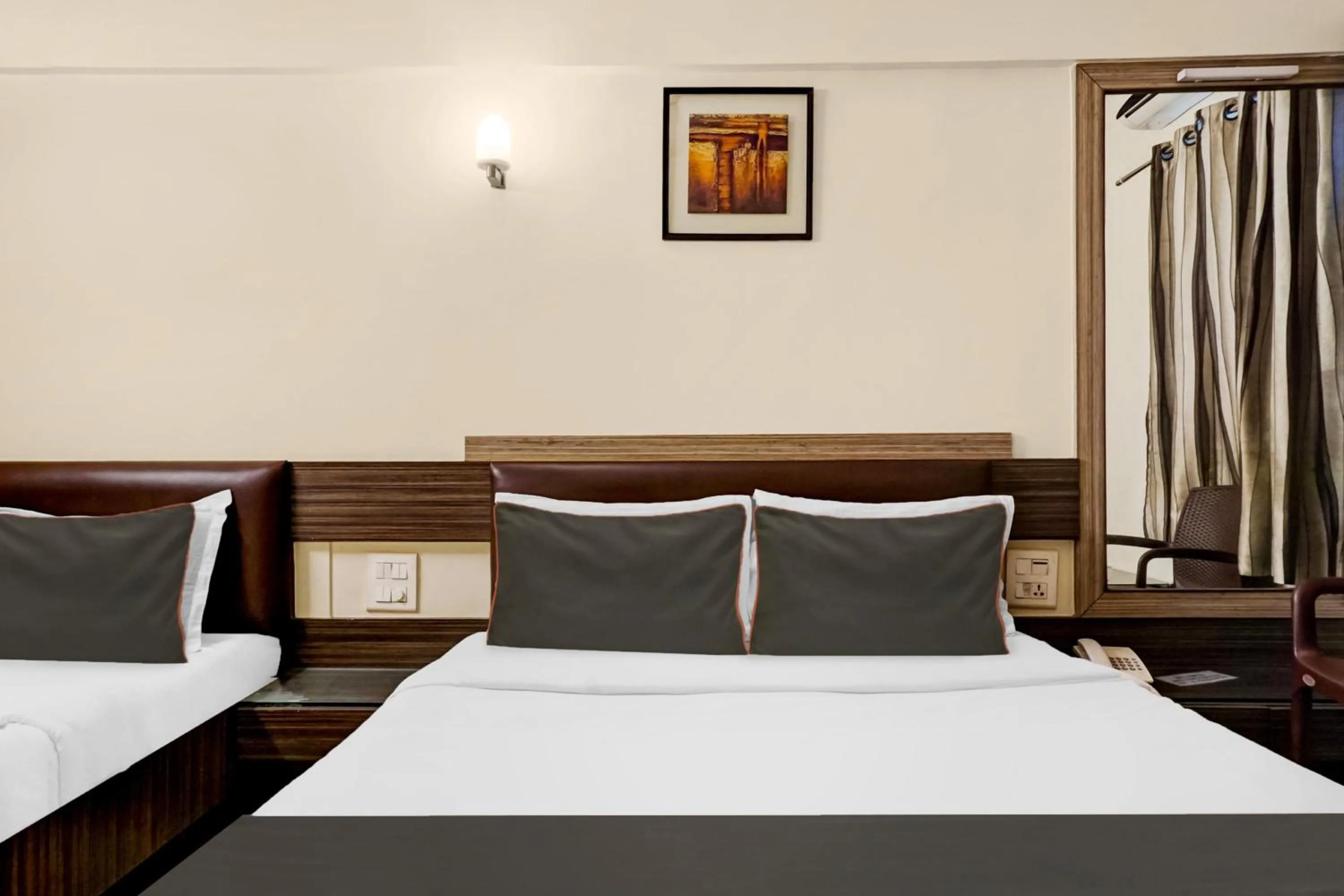 Bedroom, Bed in Collection O Rama Executive