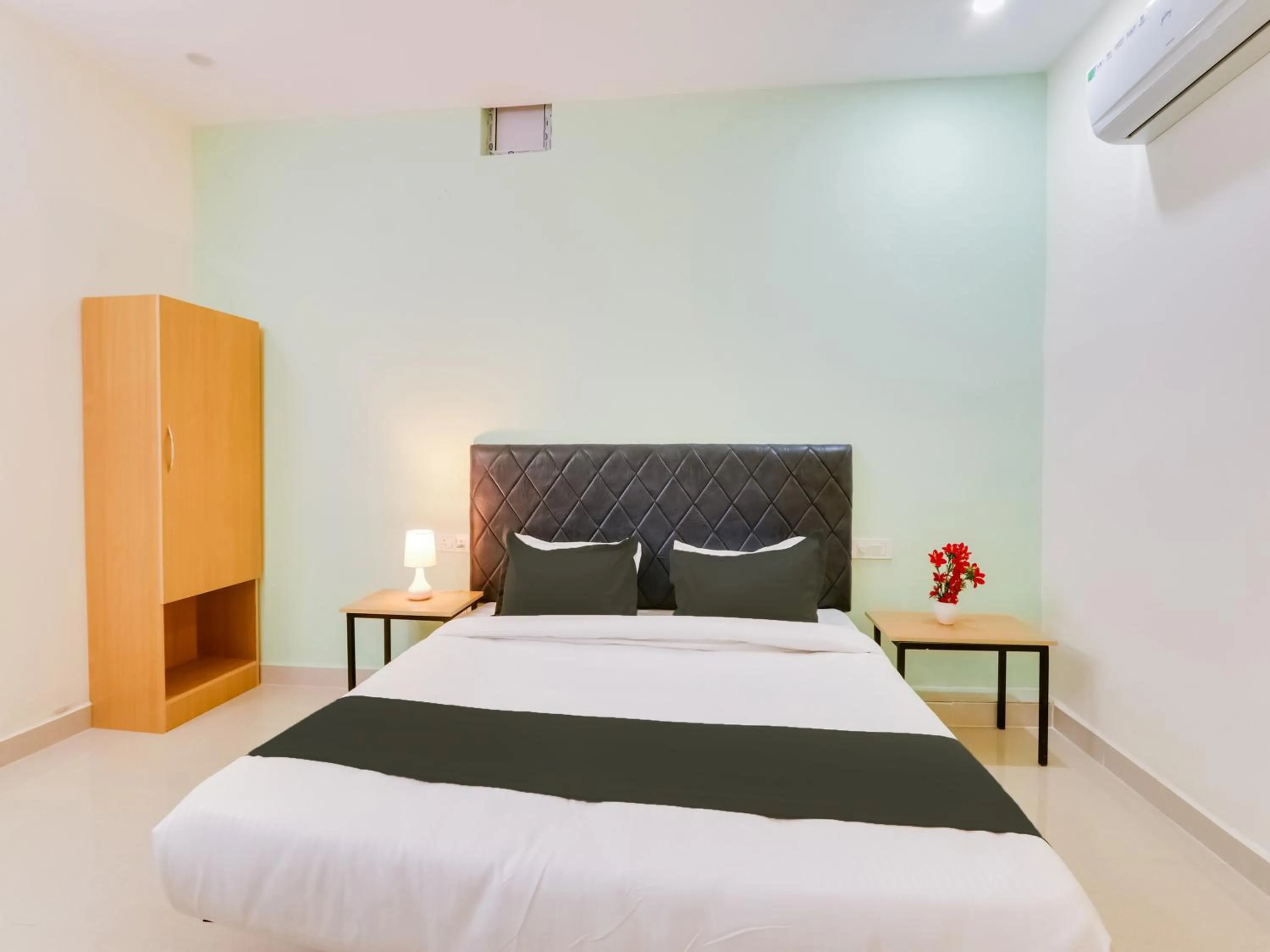 Bedroom, Bed in Collection O RBS Classic Stay Nacharam Mallapur Road