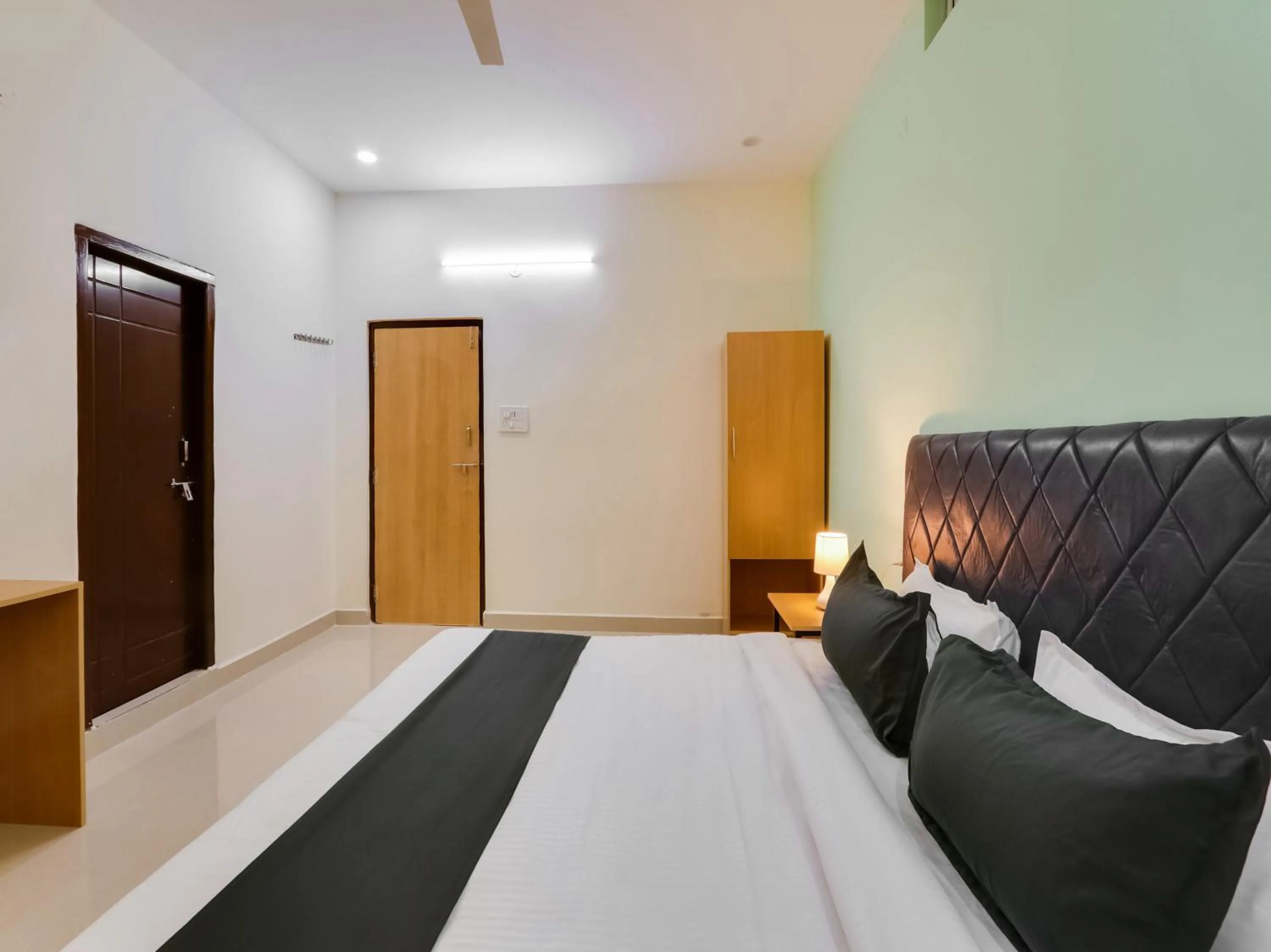 Bedroom, Bed in Collection O RBS Classic Stay Nacharam Mallapur Road