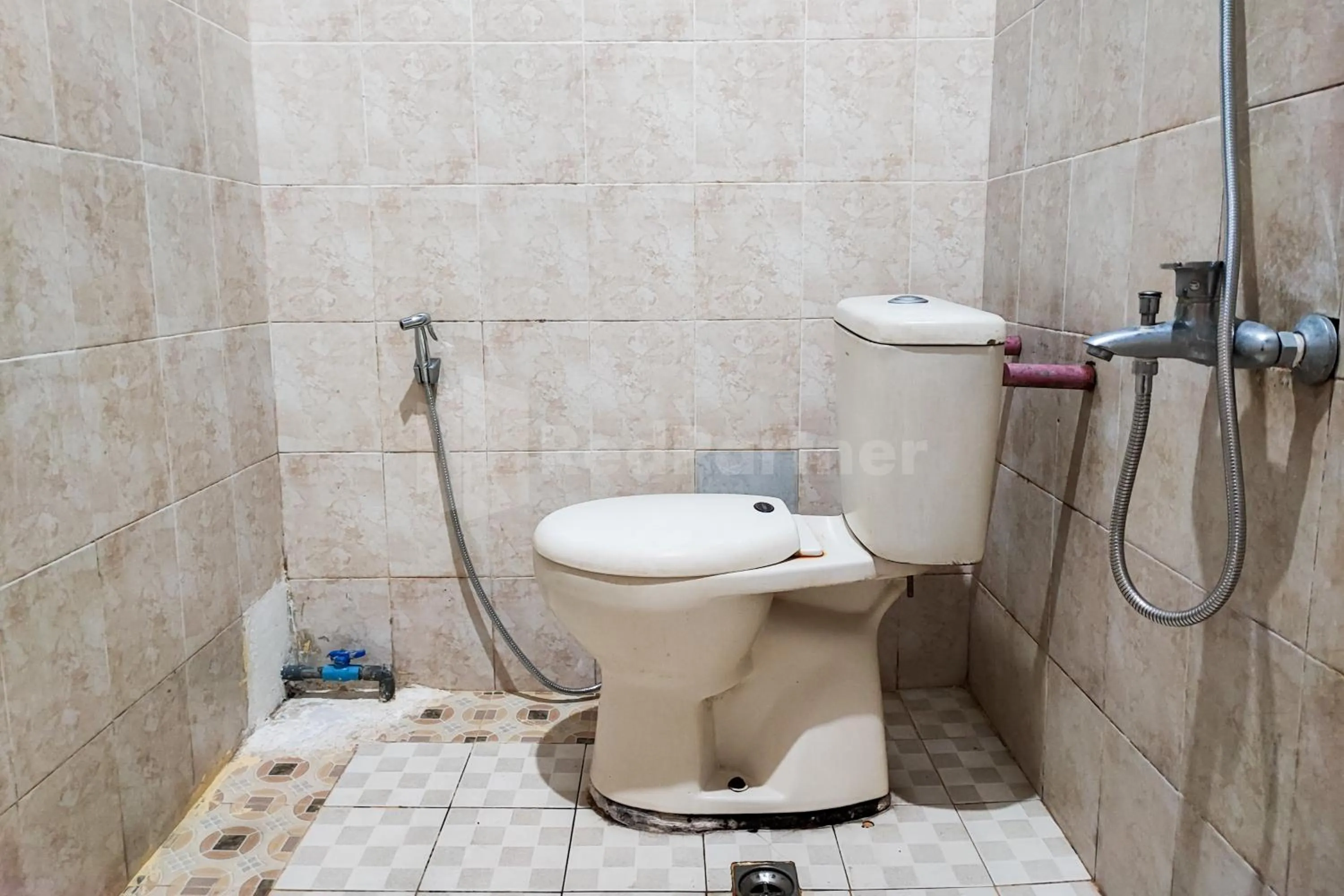 Bathroom in Hotel Jaya Wisata RedPartner