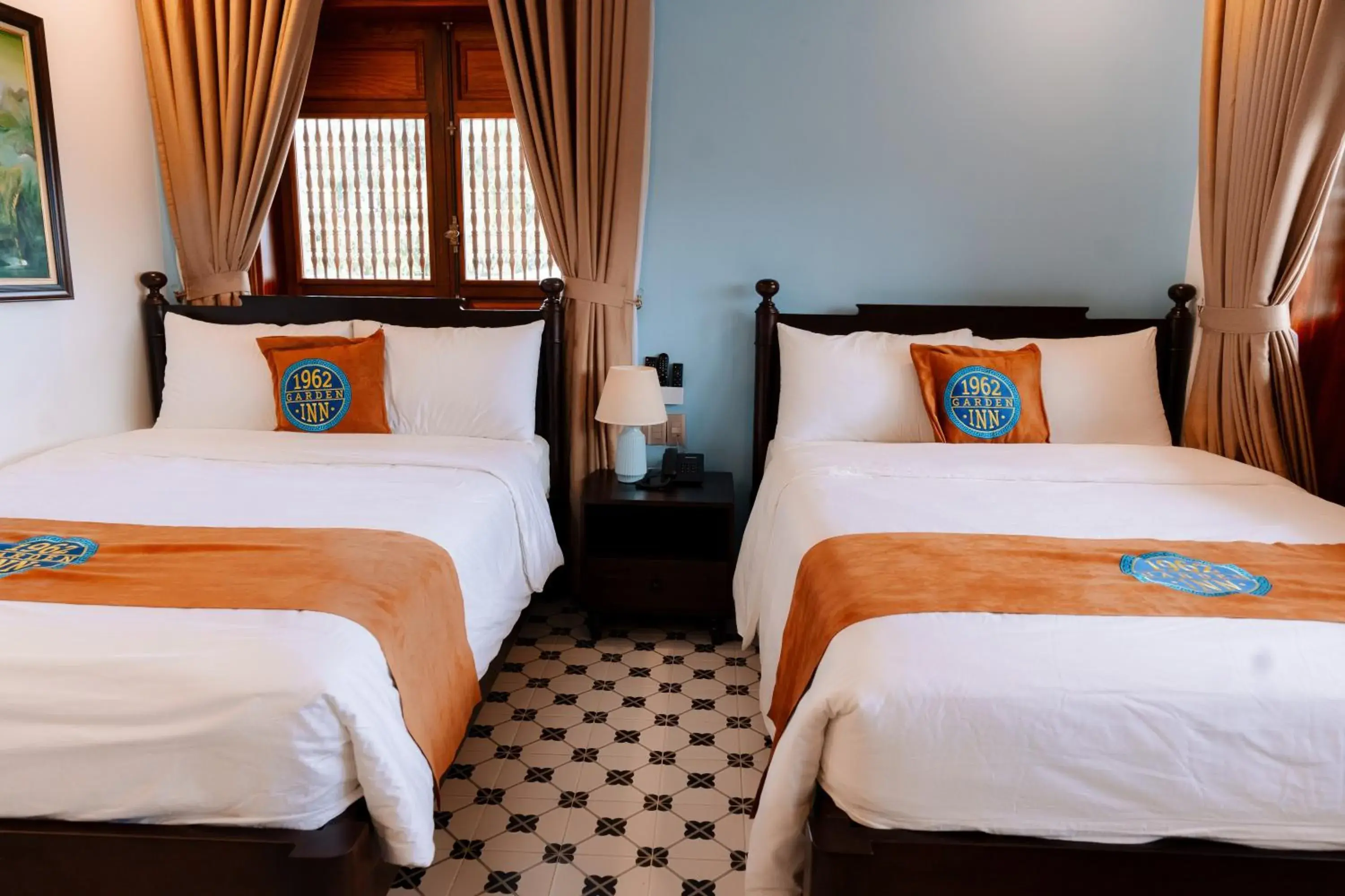 Deluxe Family Room in 75 Garden INN Deluxe Family Room in 75 Garden INN