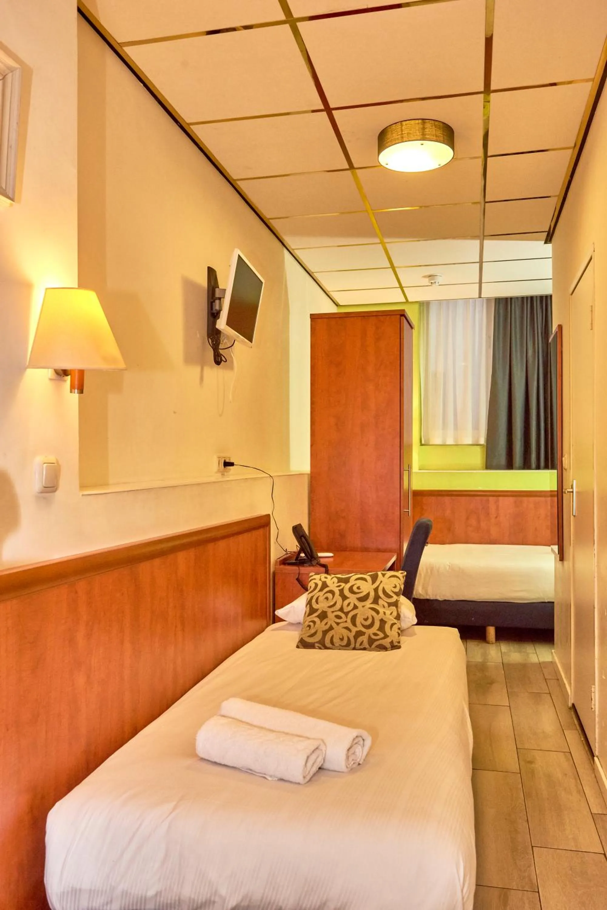 Photo of the whole room, Bed in ITC Hotel