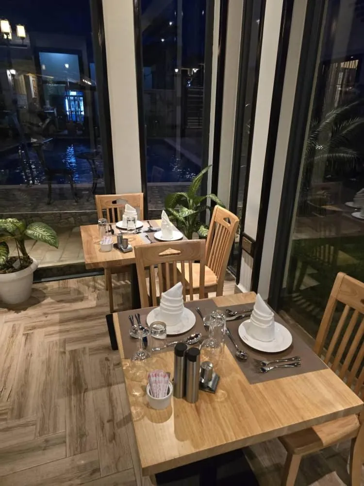 Restaurant/places to eat in Primeland Hotel