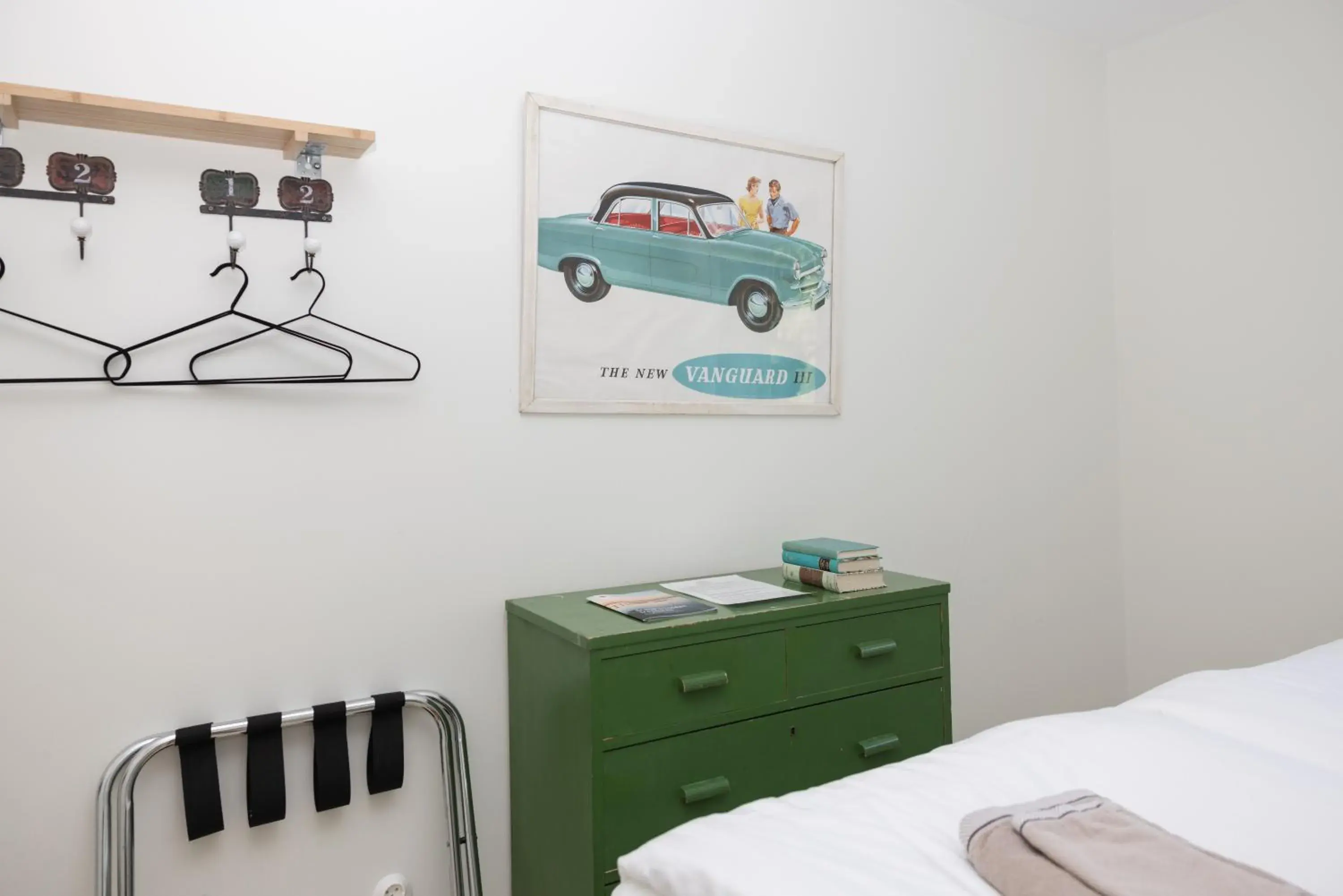 Twin Room with Shared Bathroom and Garden View in Mormors Pensionat Strandhagen Twin Room with Shared Bathroom and Garden View in Mormors Pensionat Strandhagen