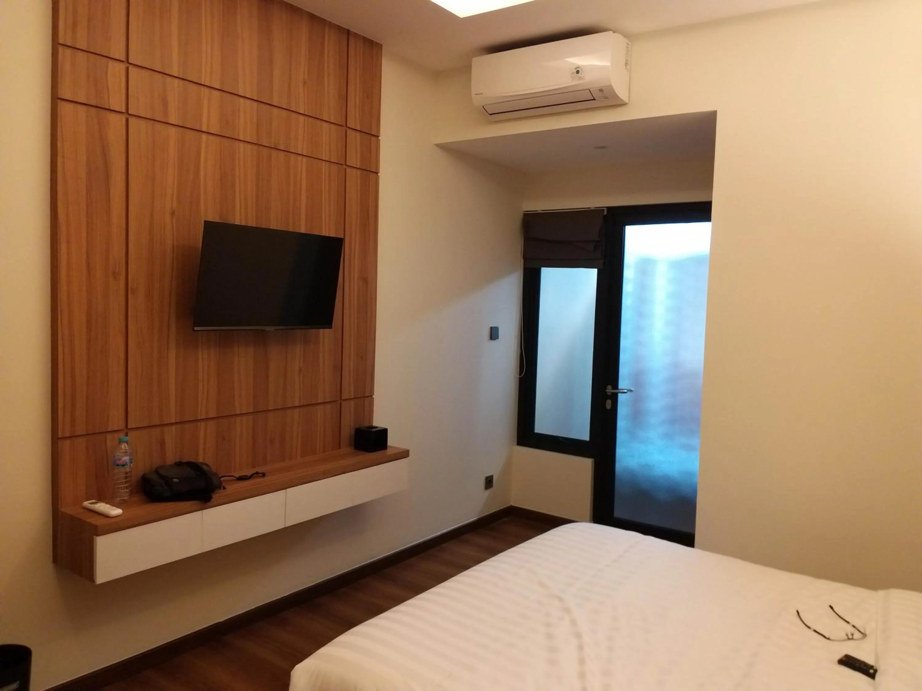 Bed in Urbanview Hotel Nardis Living near UMY