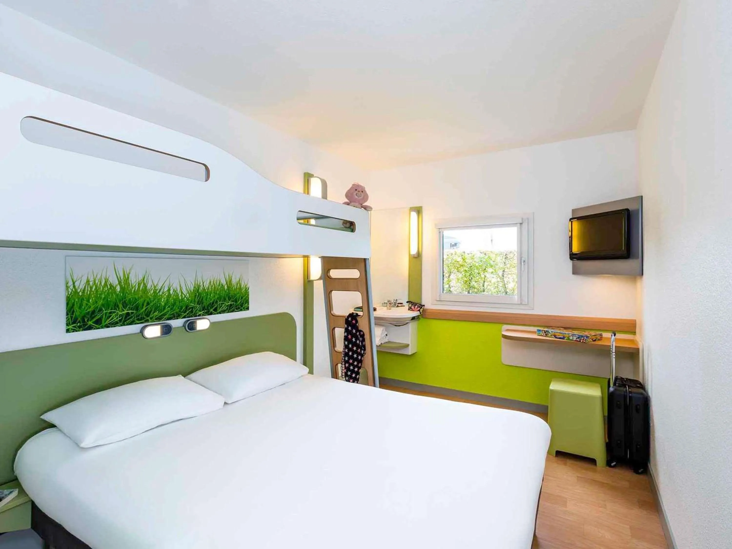 Bedroom, Bed in Ibis Budget Angers Parc des Expositions