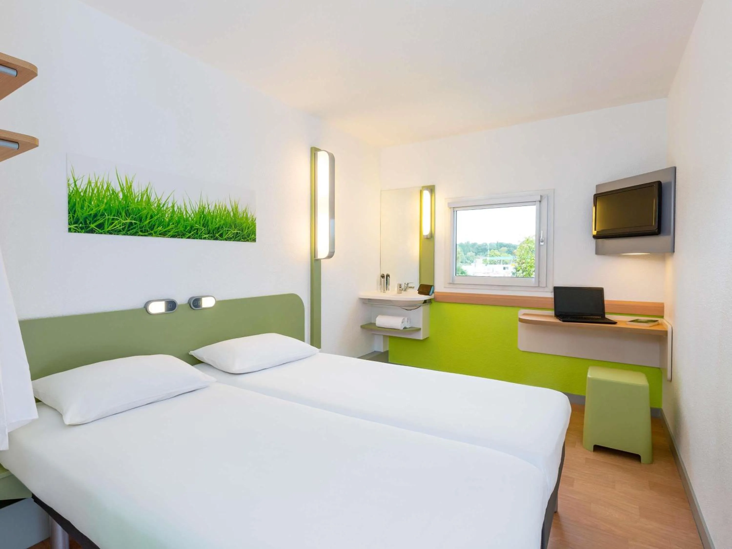 Bedroom, Bed in Ibis Budget Angers Parc des Expositions
