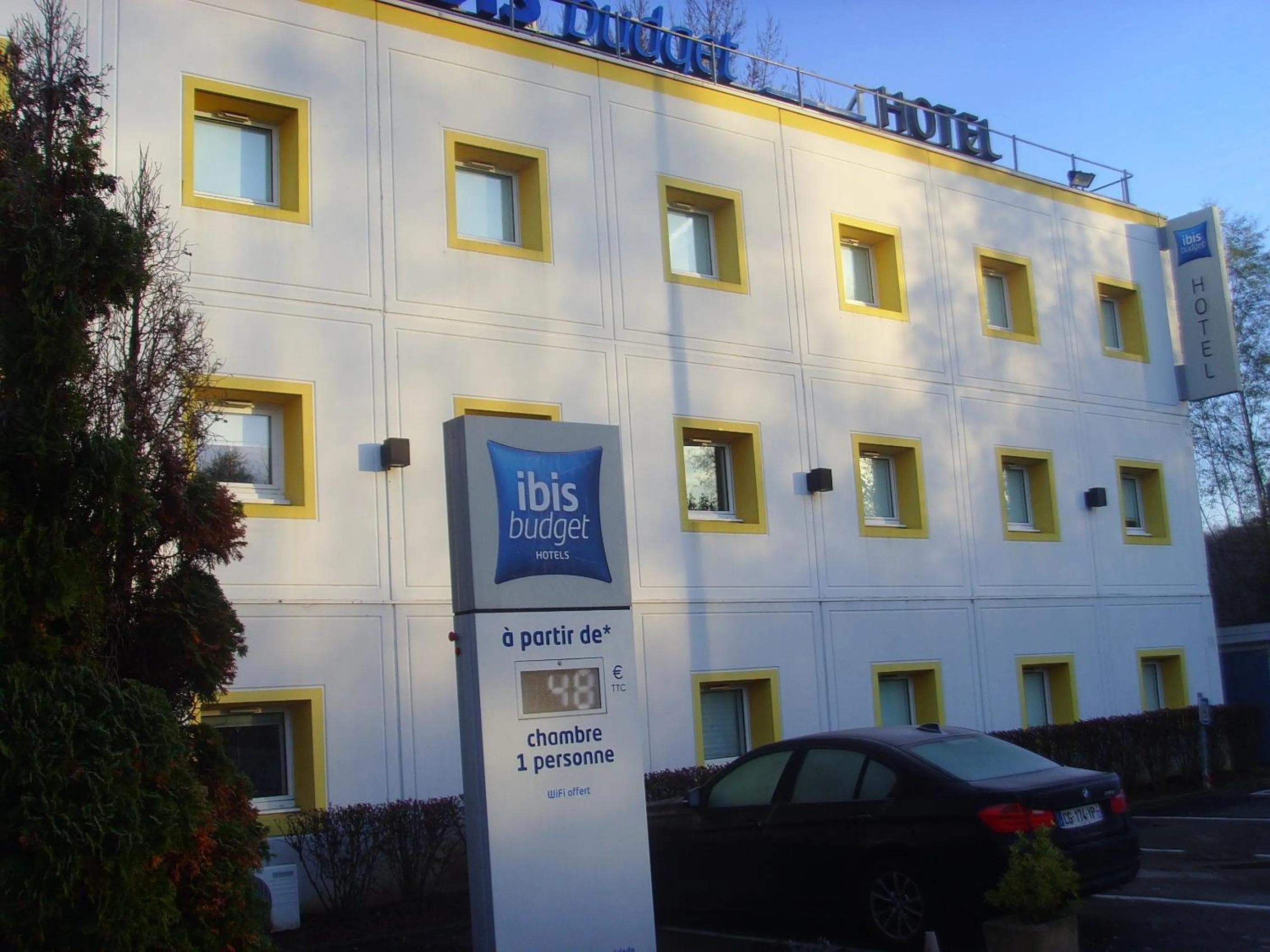 Facade/entrance in ibis budget L'Isle Adam
