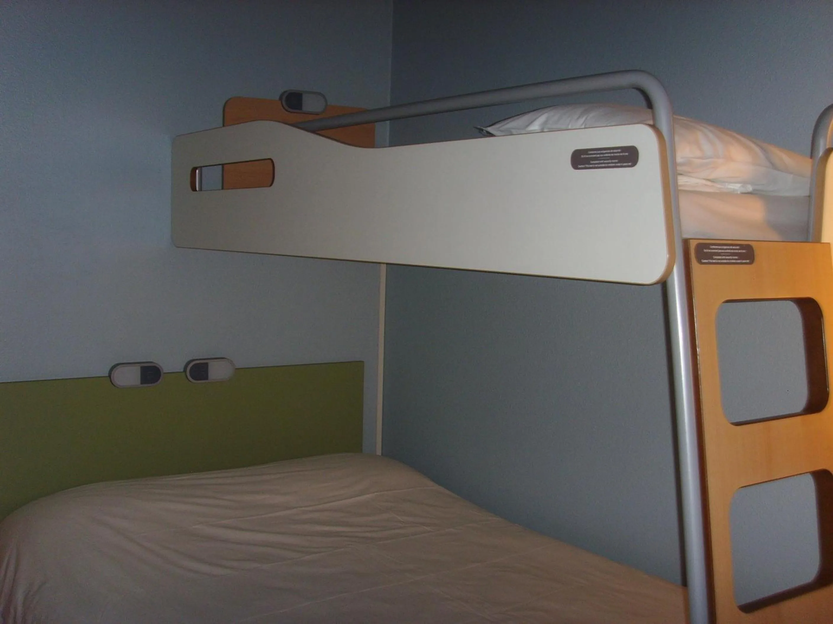 Bed in ibis budget L'Isle Adam
