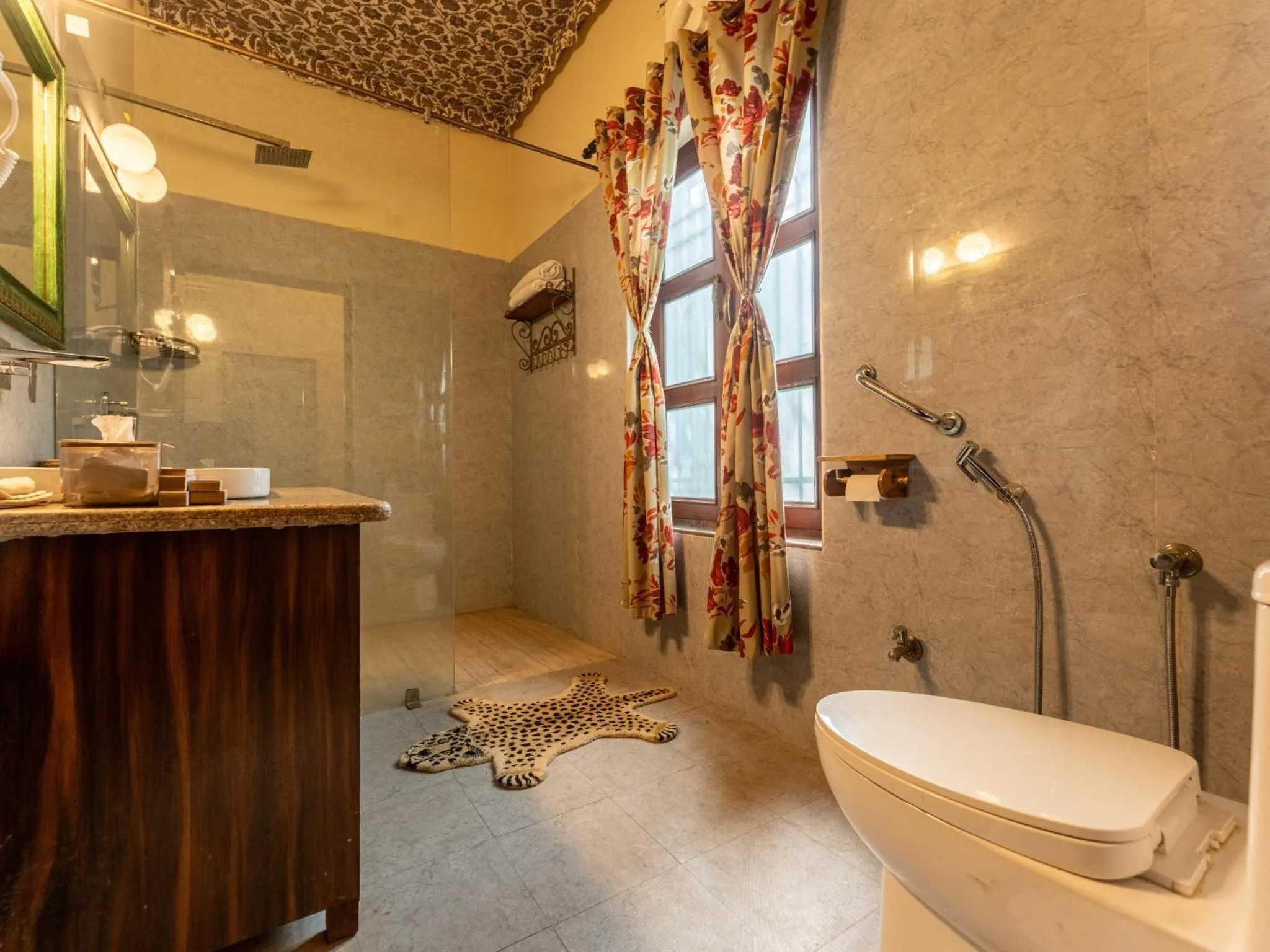 Shower in Moustache Ranthambore Luxuria