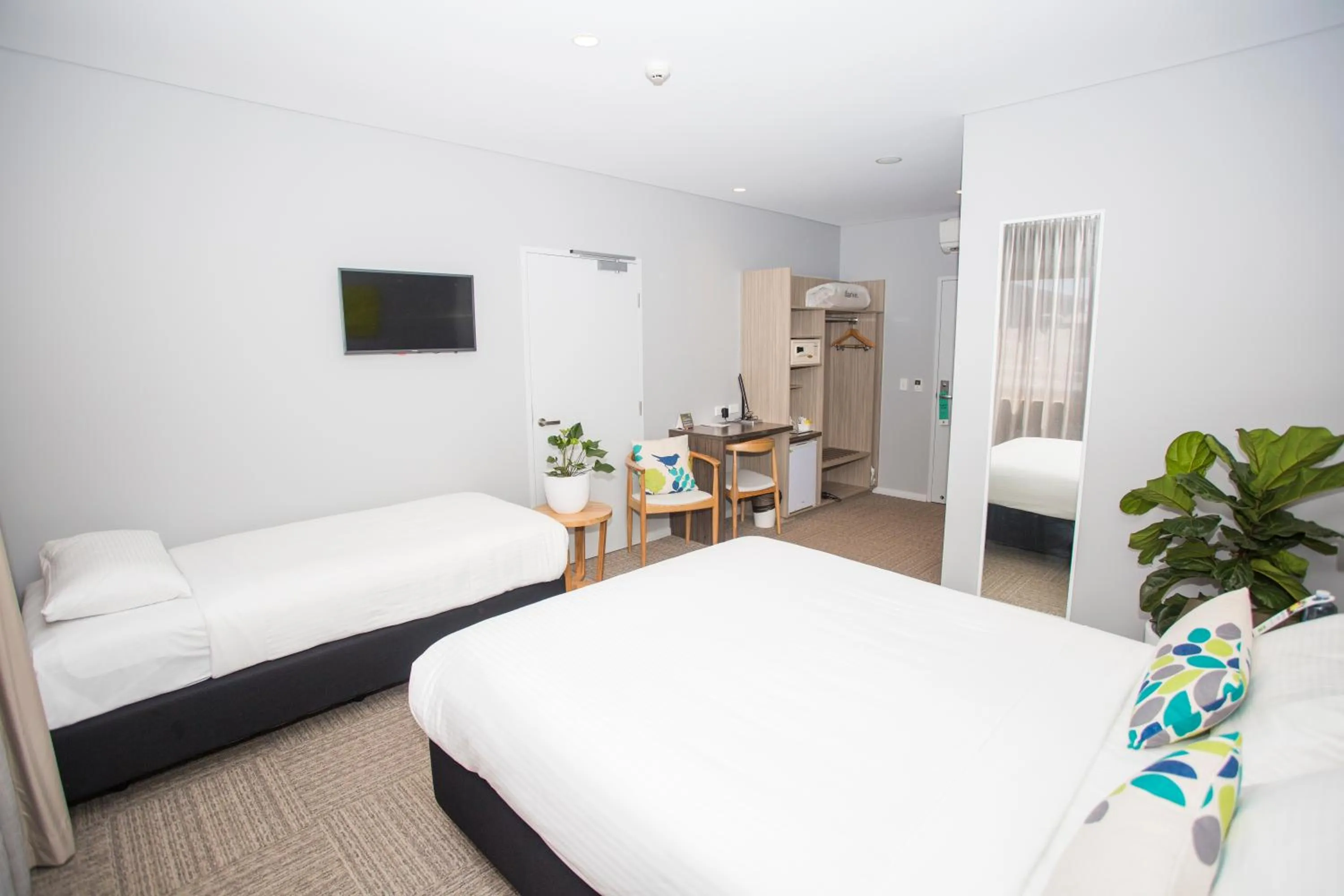 Photo of the whole room, Bed in Ibis Styles The Entrance