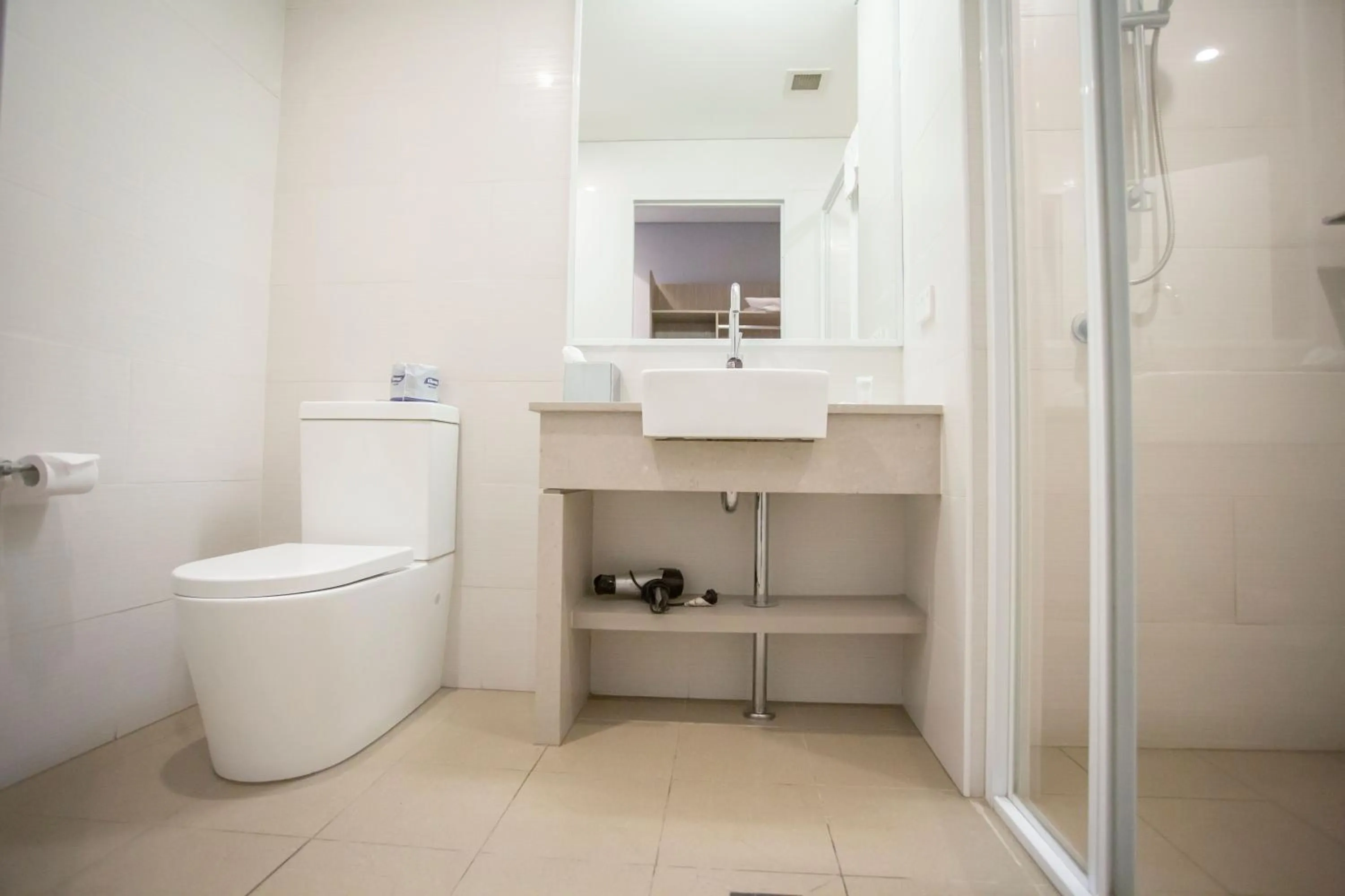 Bathroom in Ibis Styles The Entrance