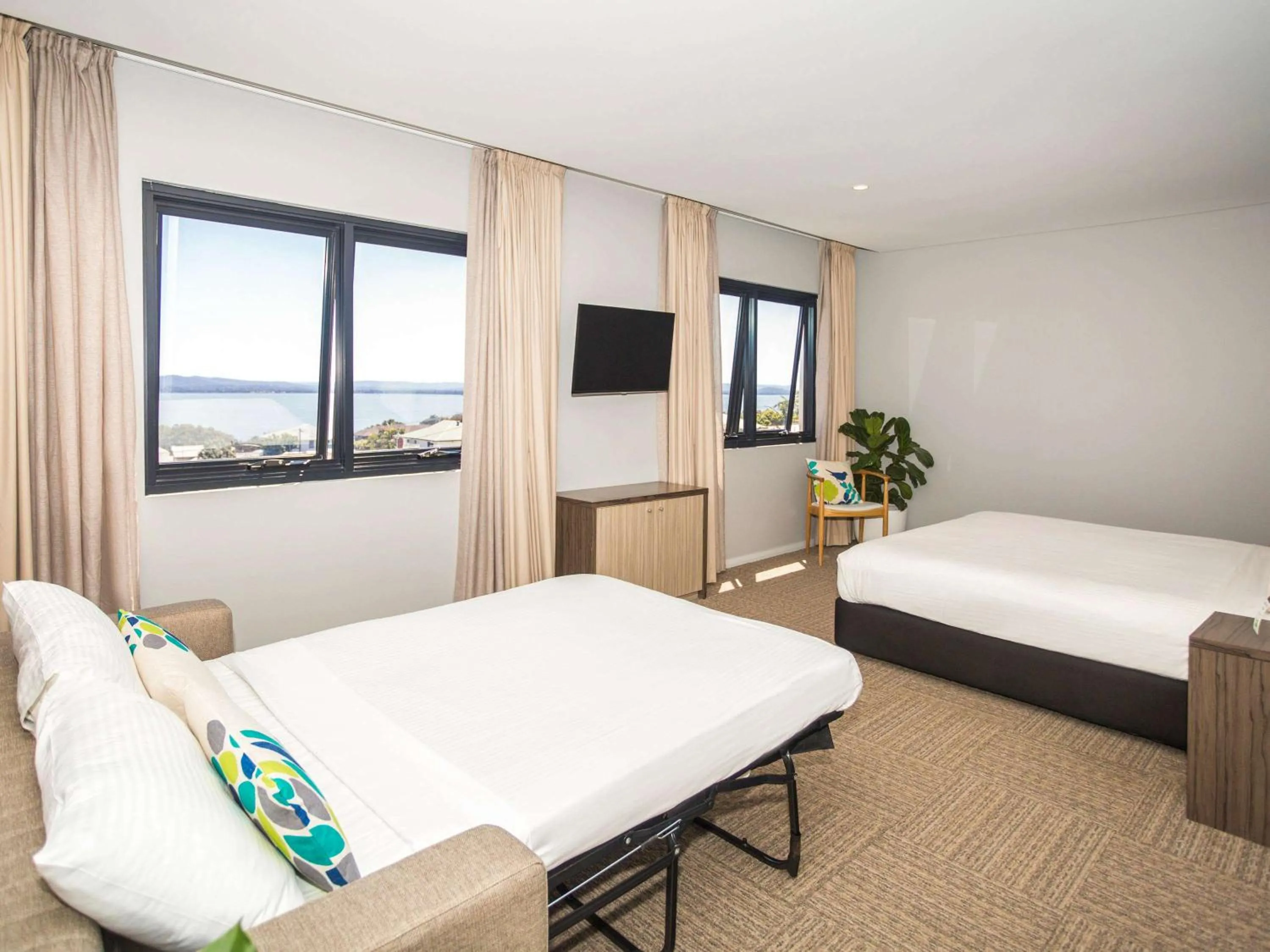 Photo of the whole room, Bed in Ibis Styles The Entrance