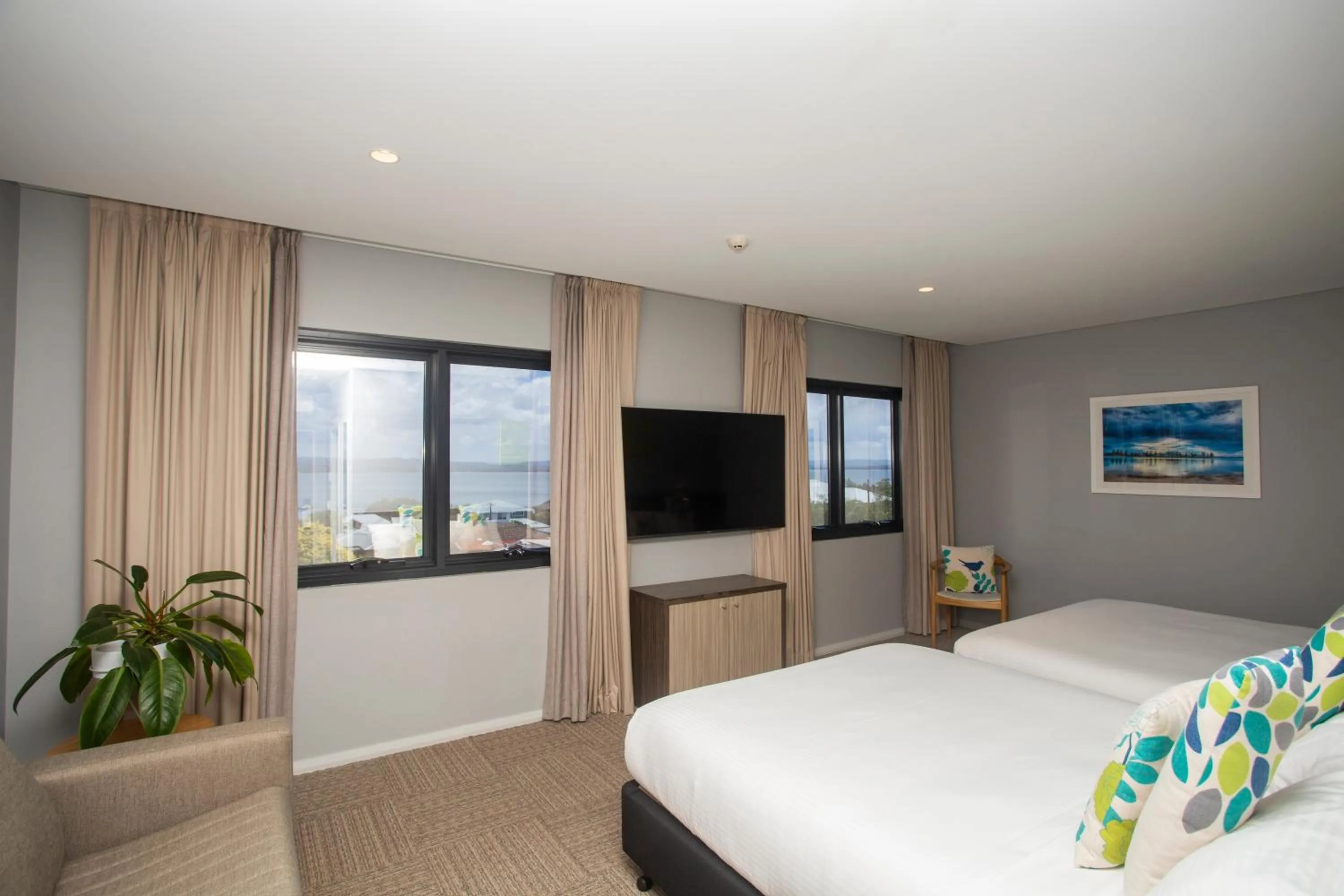 Bedroom, Bed in Ibis Styles The Entrance