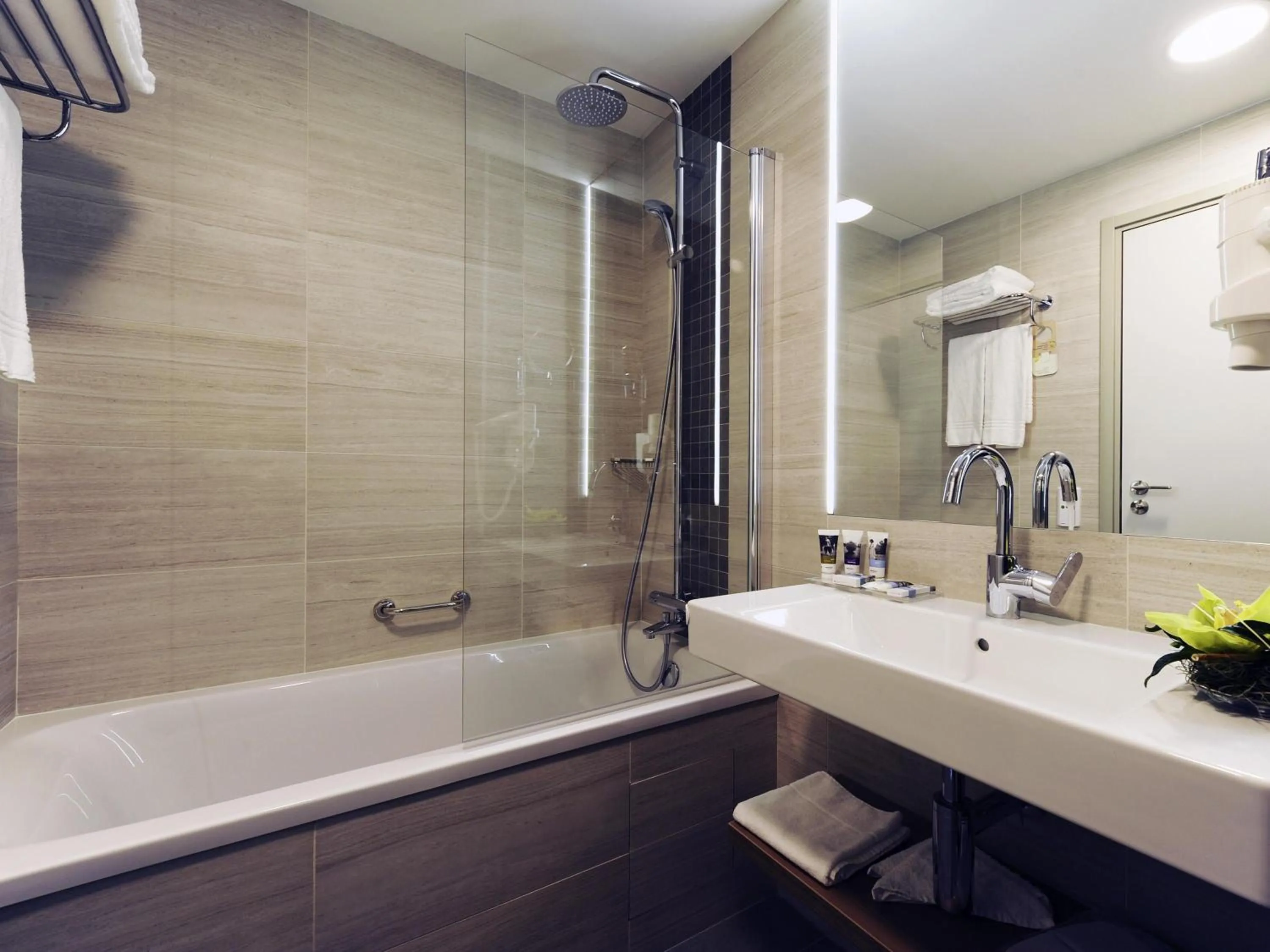 Bedroom in Mercure Bucharest City Center