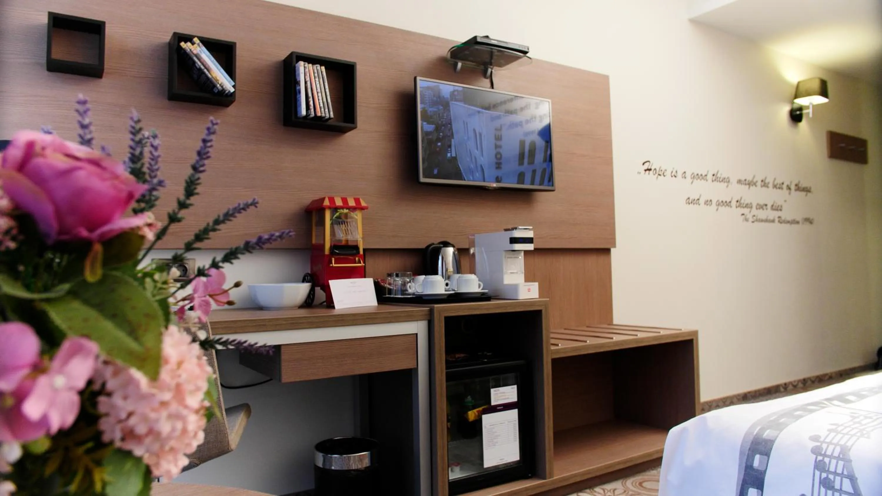 Coffee/tea facilities, Bed in Mercure Bucharest City Center