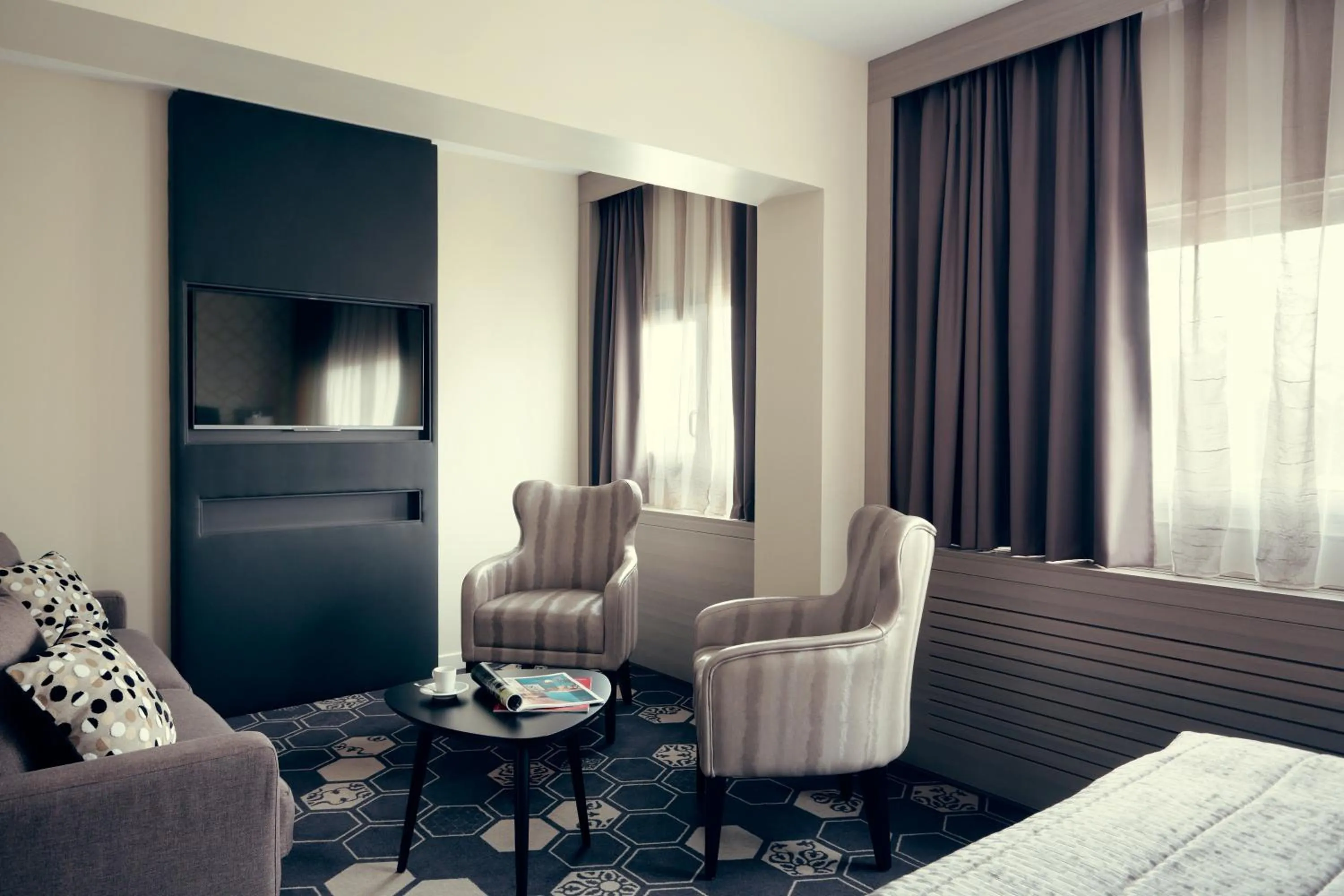 Seating area in Mercure Orange Centre A7/A9