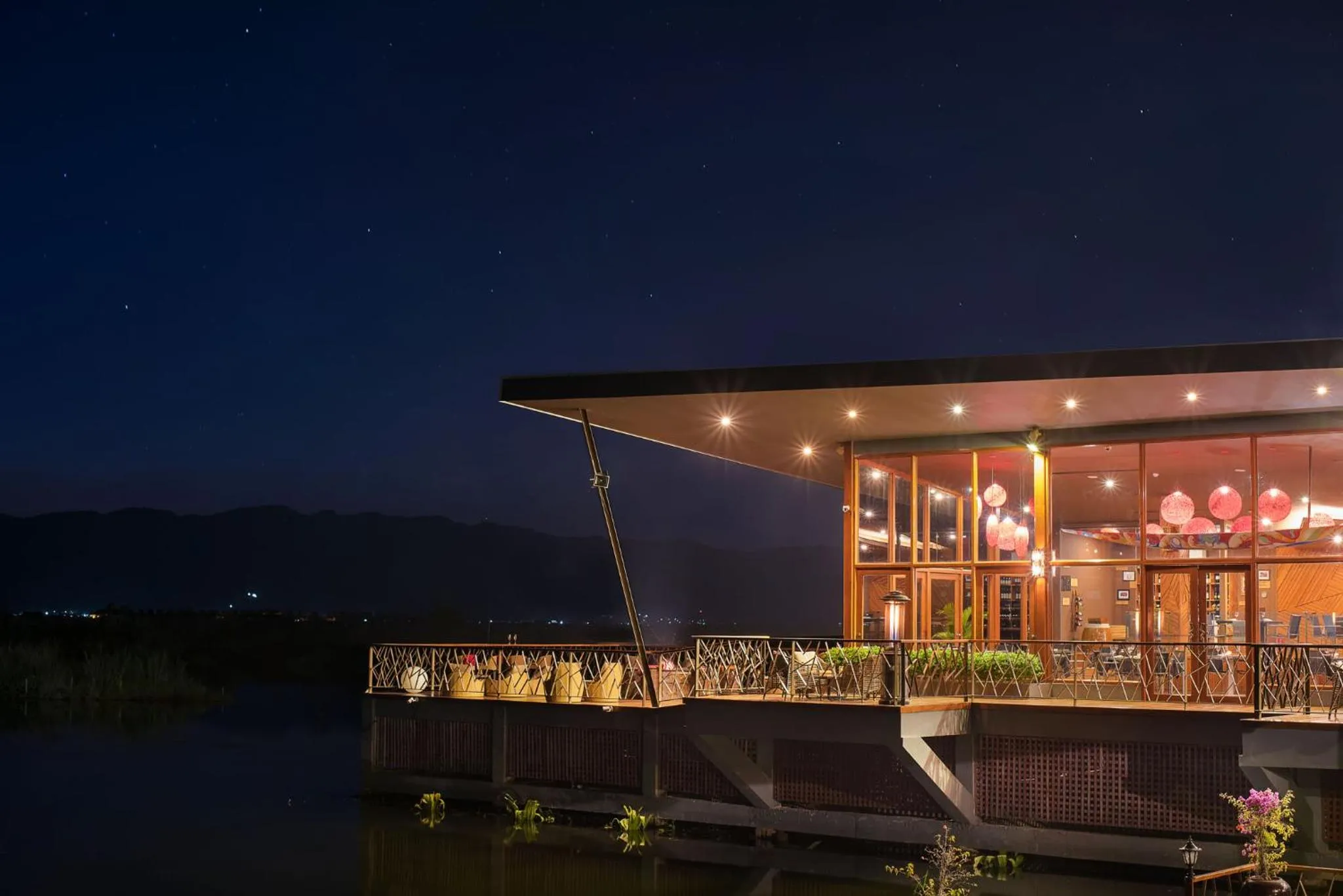 Night in Novotel Inle Lake Myat Min