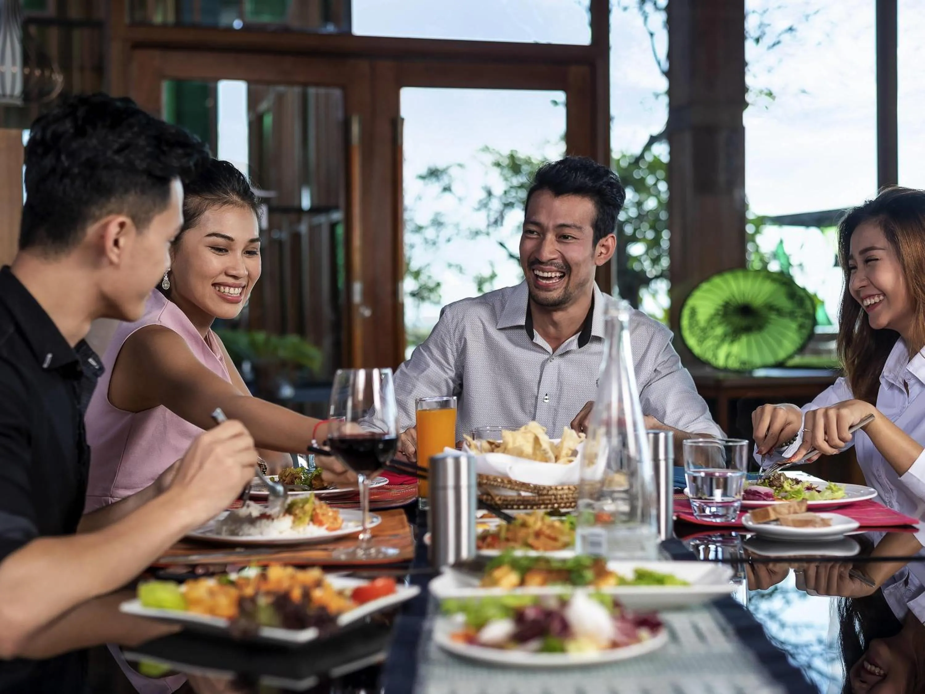 Restaurant/places to eat in Novotel Inle Lake Myat Min