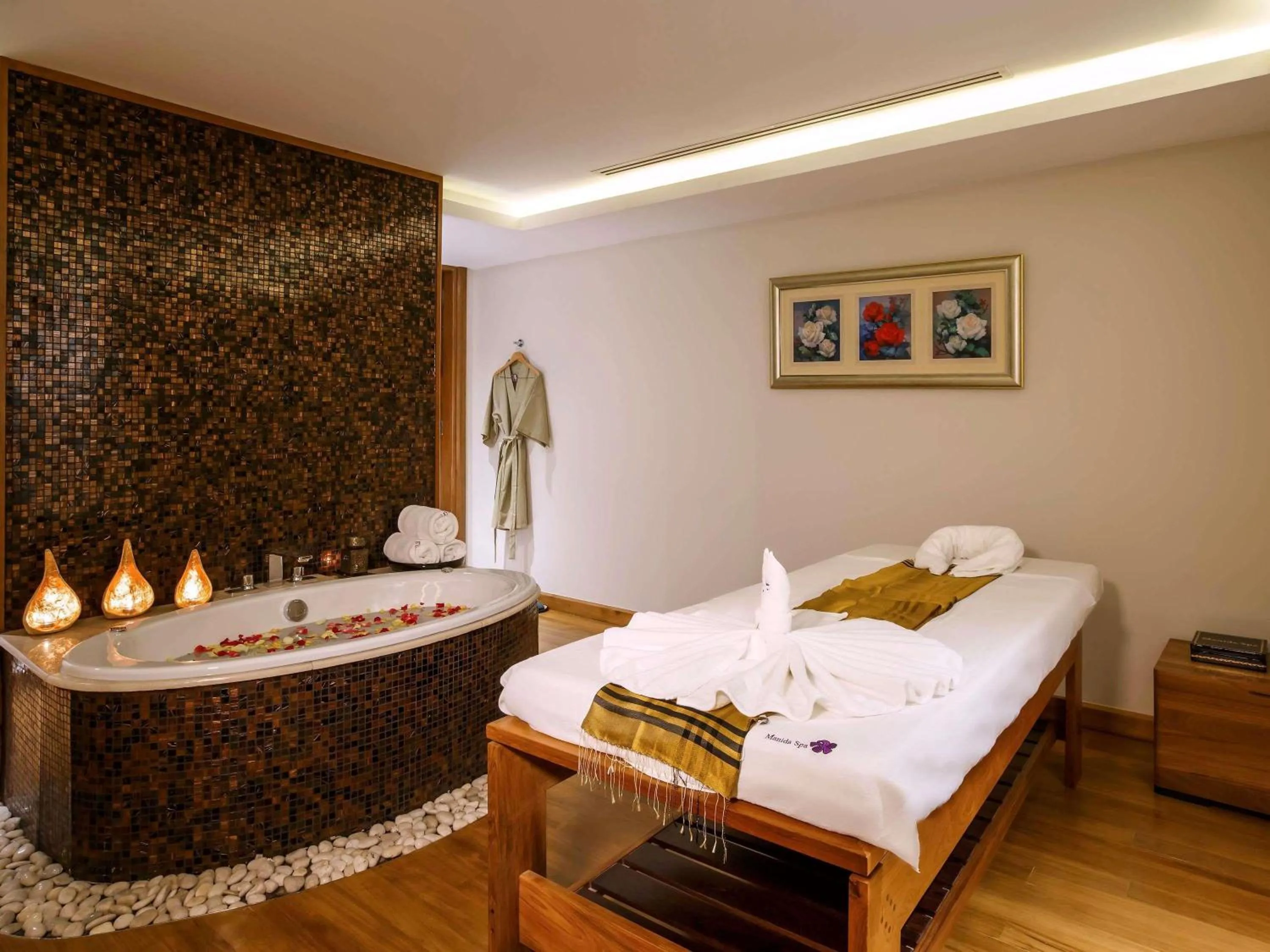 Bedroom in Novotel Yangon Max