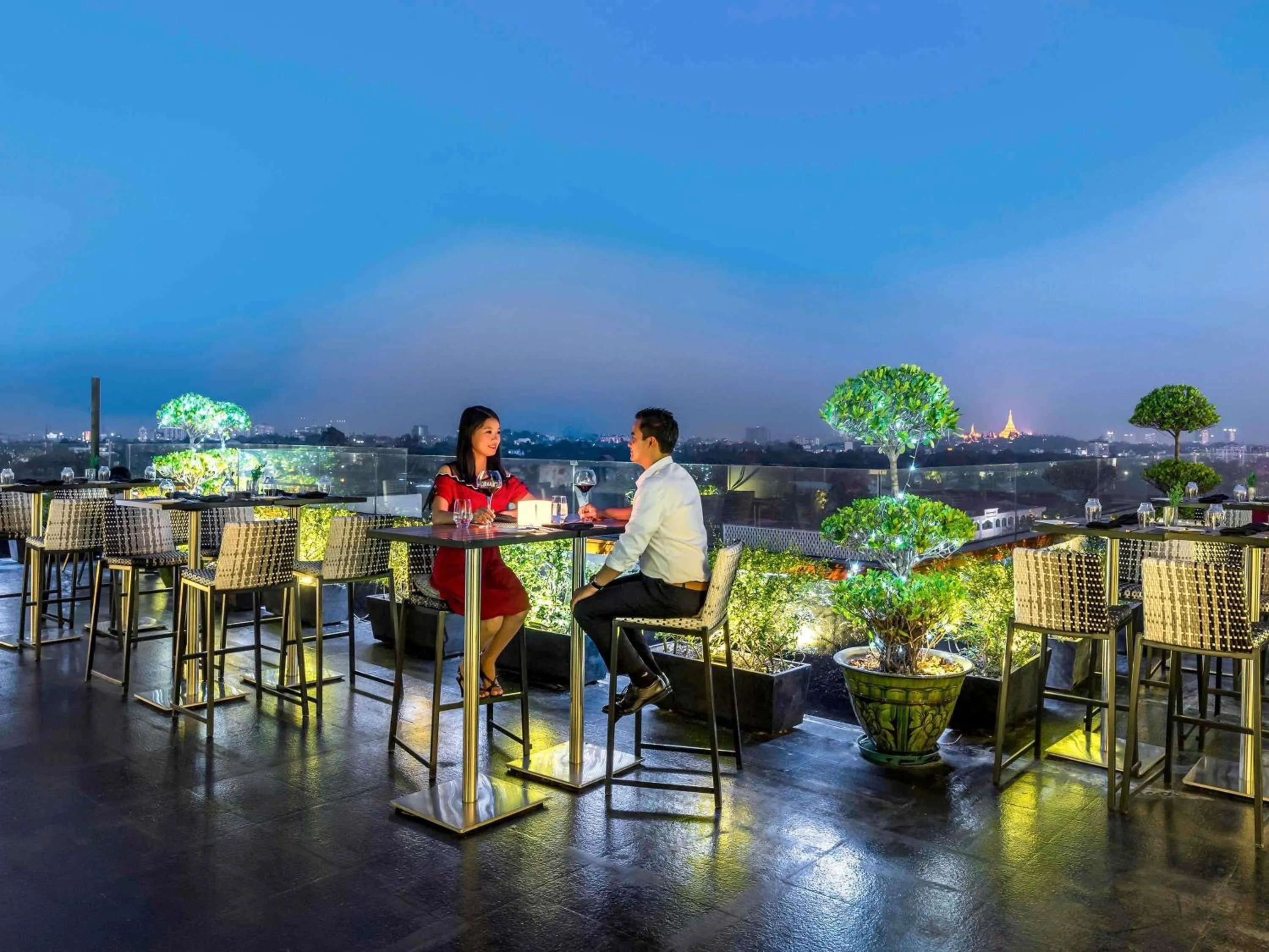 Lounge or bar in Novotel Yangon Max
