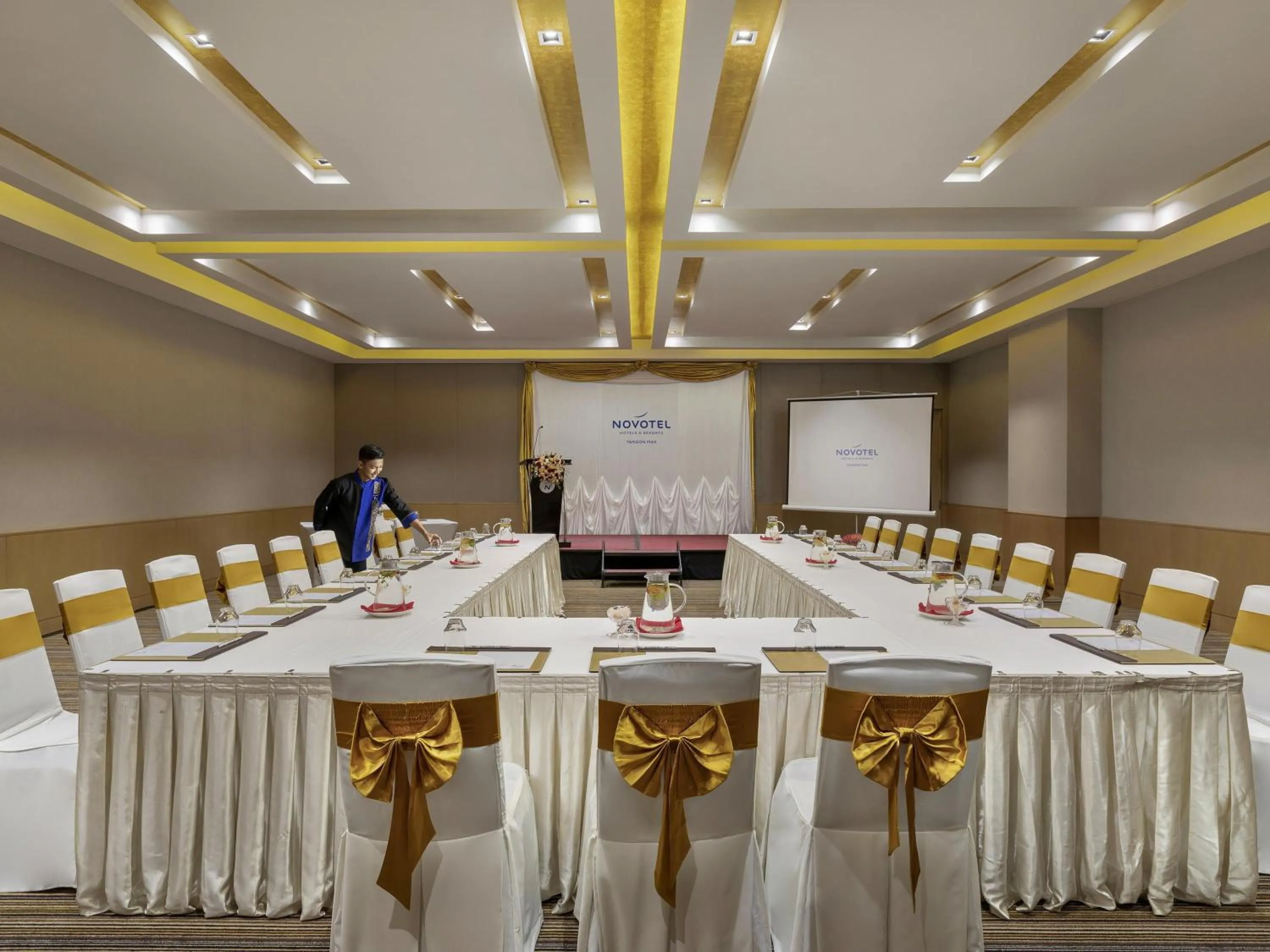 Meeting/conference room in Novotel Yangon Max