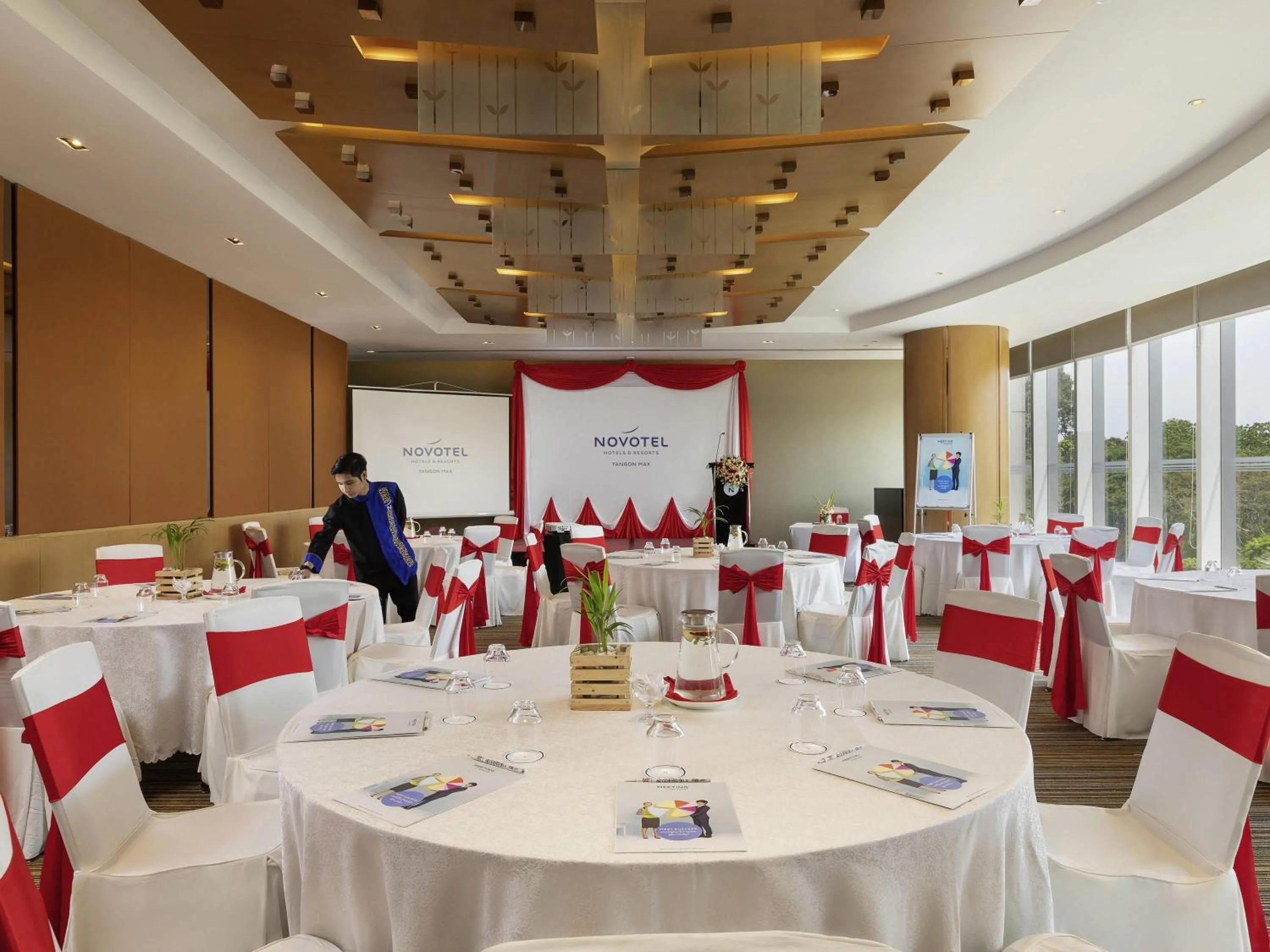 Meeting/conference room in Novotel Yangon Max