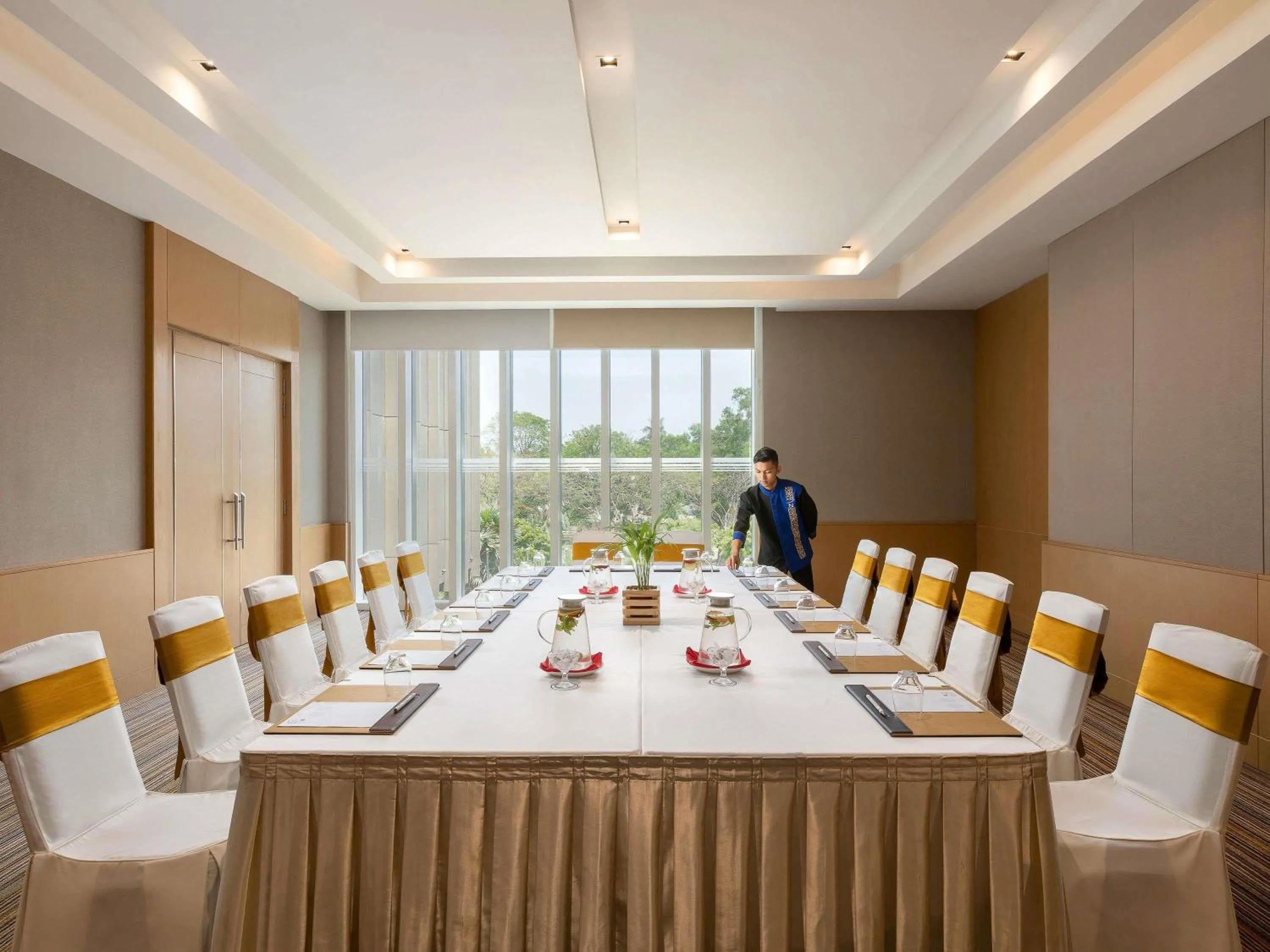 Meeting/conference room in Novotel Yangon Max