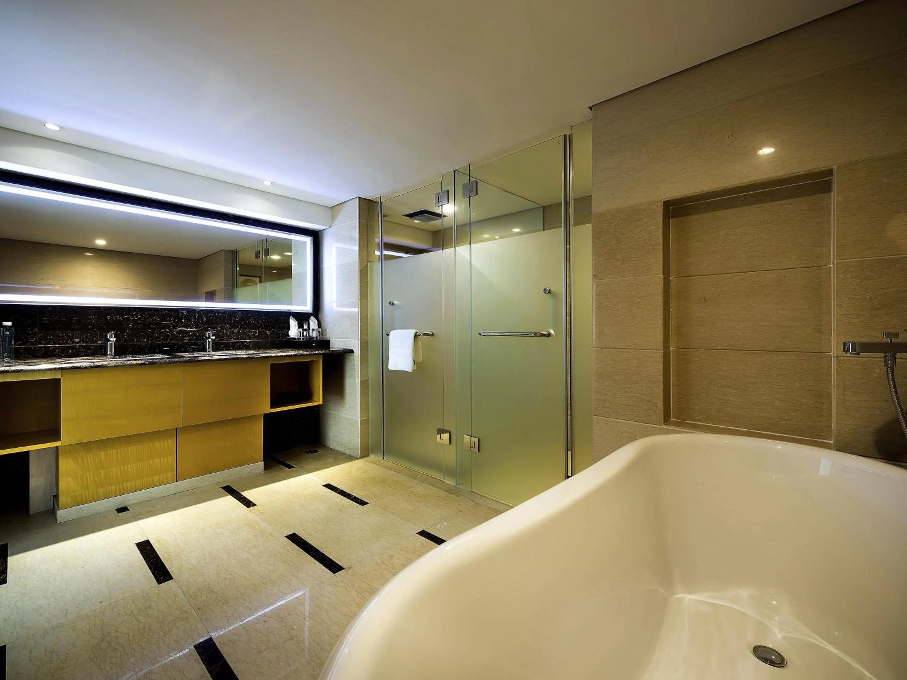 Property building in Pullman Qingdao Ziyue